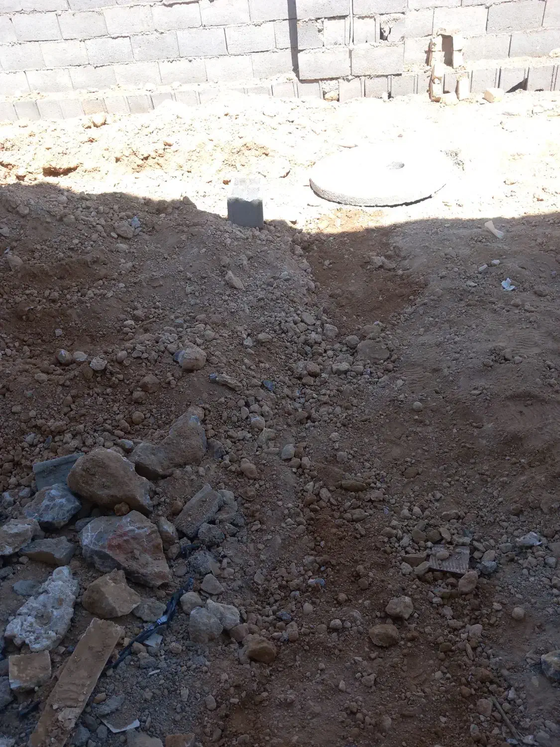 اجاره کمپرسور هوا وپیکوربرقی تخریب بتن وحفاری|ماشین‌آلات صنعتی|بروجن, |دیوار