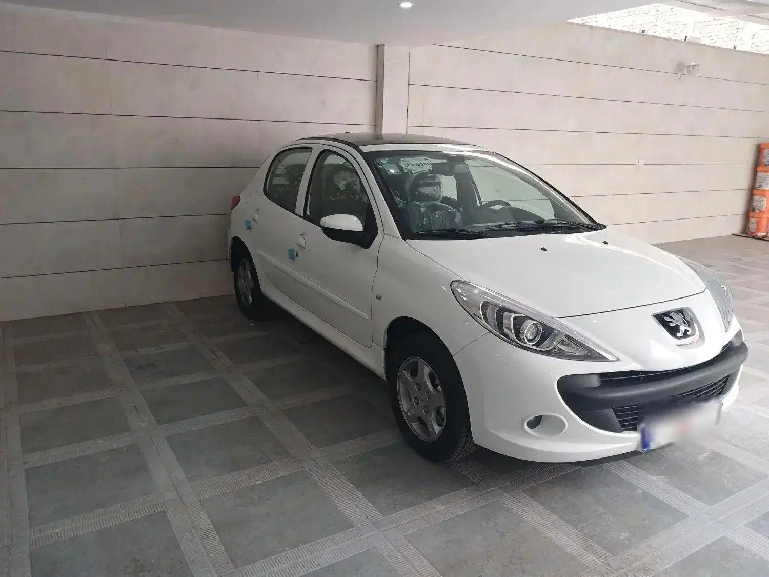 پژو ۲۰۷ پاناروما سقف شیشه ۴۰۳ صفر|خودرو سواری و وانت|بیرجند, |دیوار