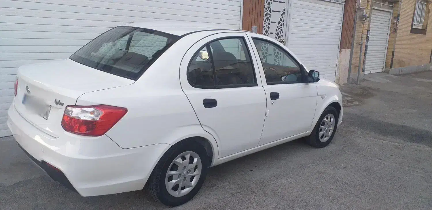 فروش ساینا ۴۰۲ فوری|خودرو سواری و وانت|همدان, |دیوار