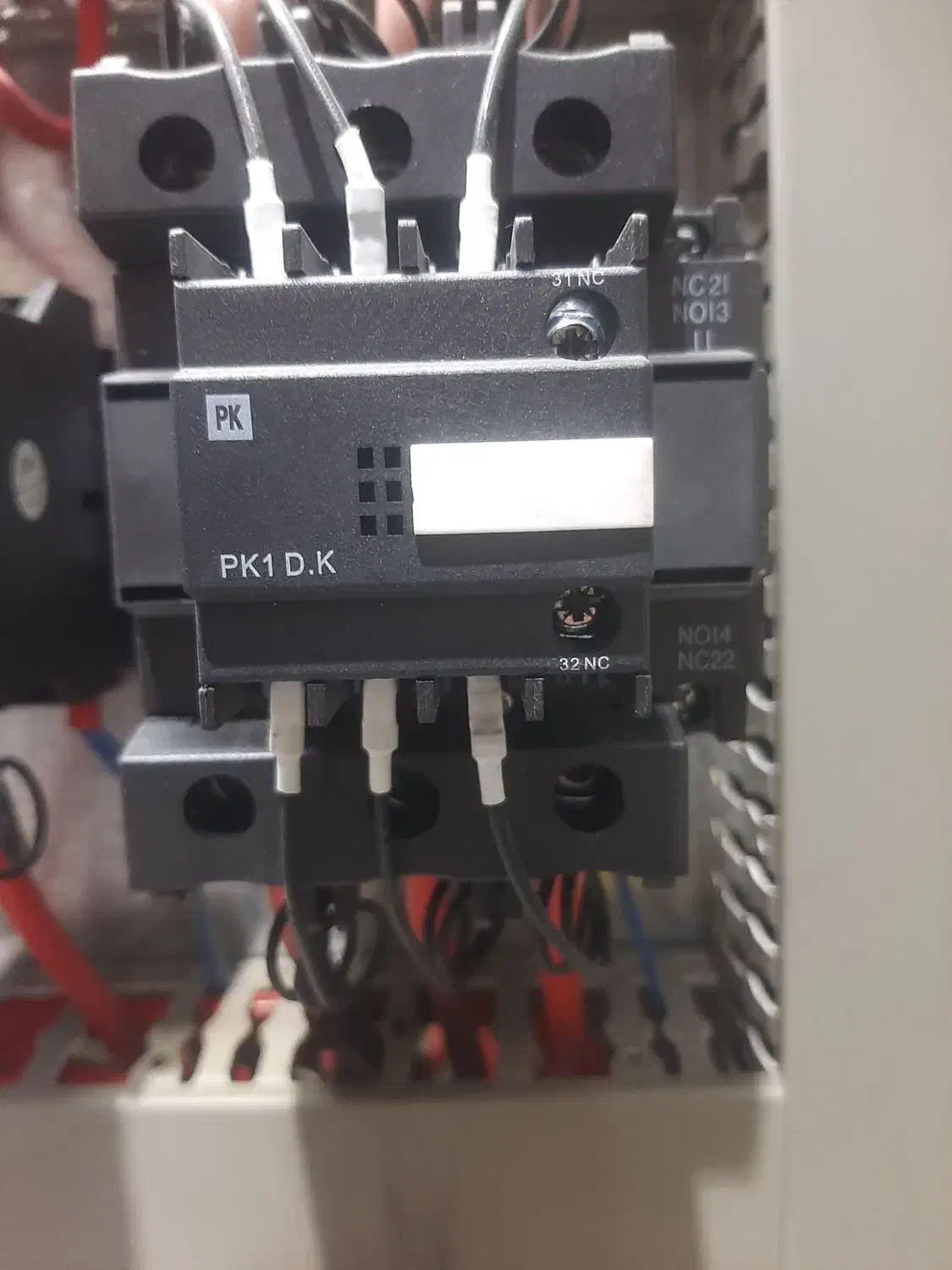 برقکاری برقکار صنعتی ساختمانی|خدمات پیشه و مهارت|ساوه, |دیوار