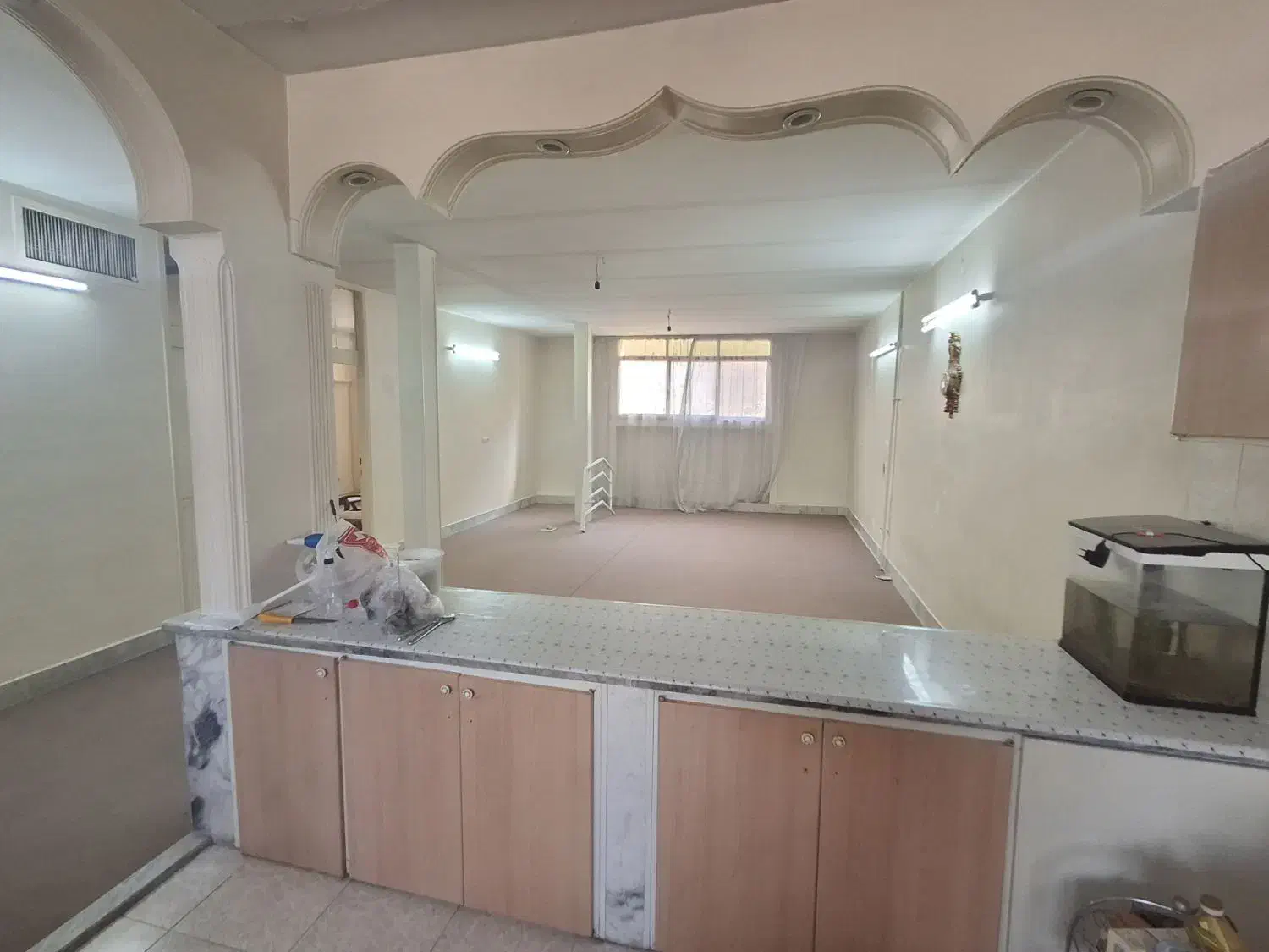 طبقه اول 15پله دارد|اجارهٔ آپارتمان|اصفهان, برزان|دیوار