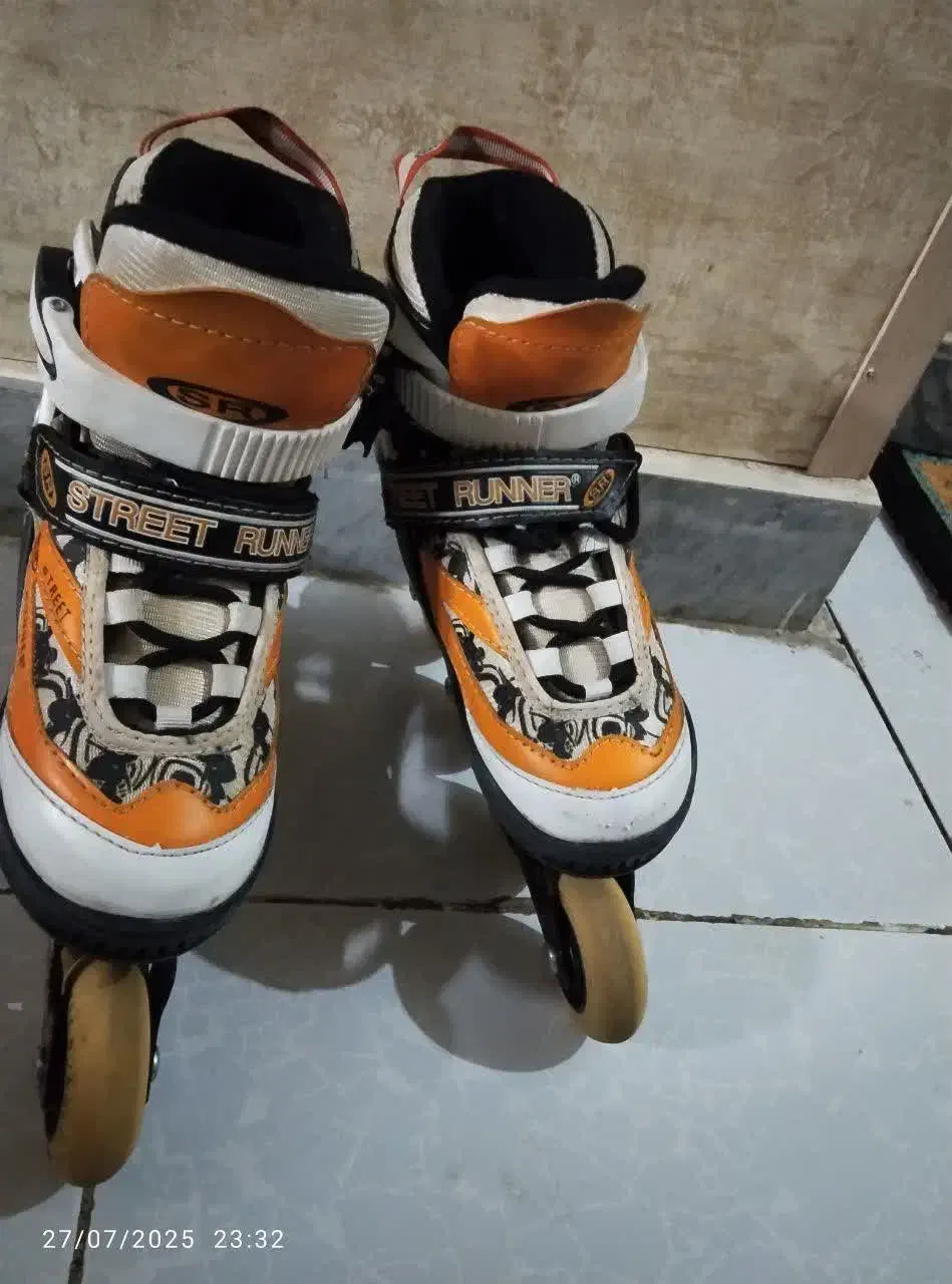 کفش اسکیت سایز ۲۵ تا۳۴|دوچرخه، اسکیت، اسکوتر|محمدشهر, همایون ویلا|دیوار