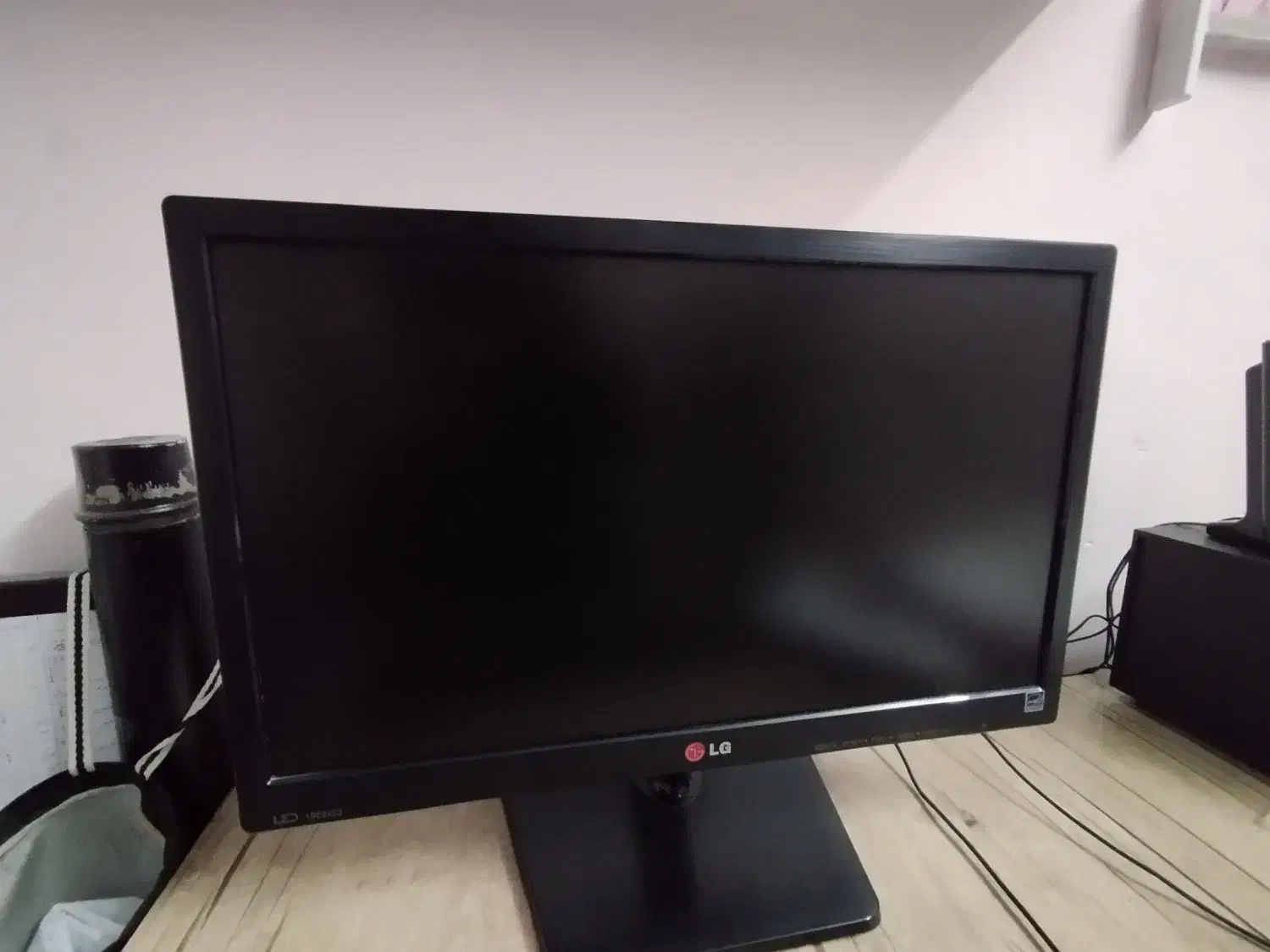 مانیتور LG|قطعات و لوازم جانبی رایانه|شیراز, شهرک کوشکک|دیوار