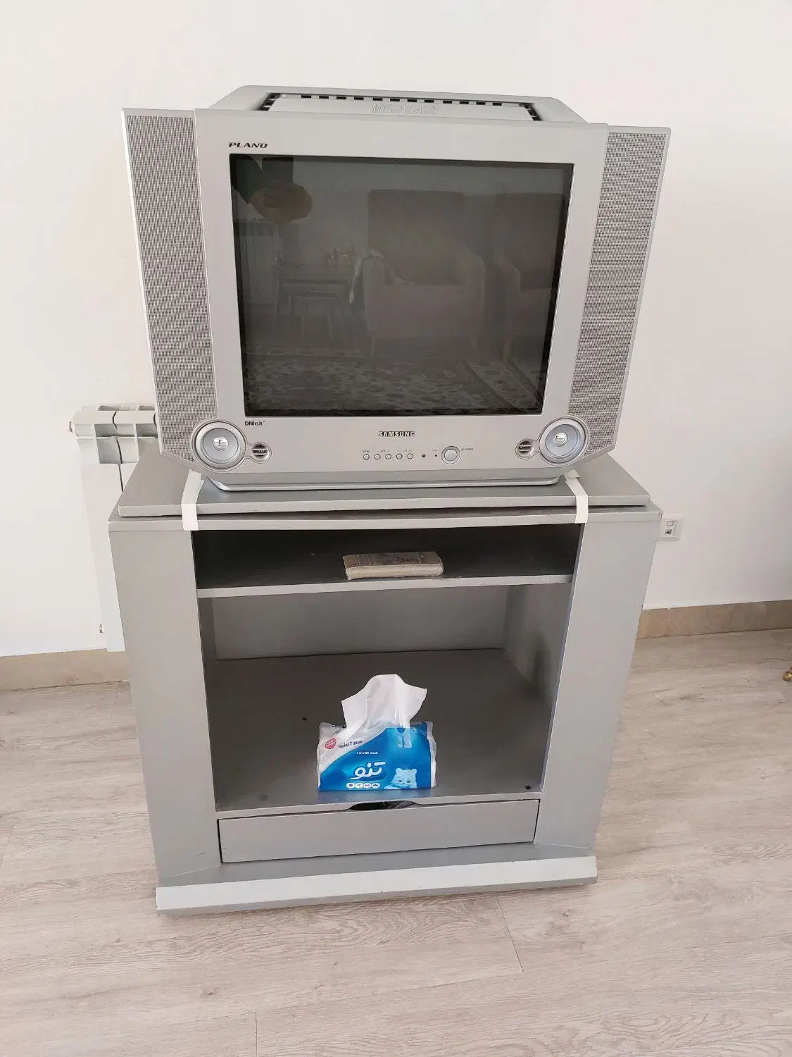 تلویزیون رنگی قدیمی ۲۱|تلویزیون و پروژکتور|سنندج, |دیوار