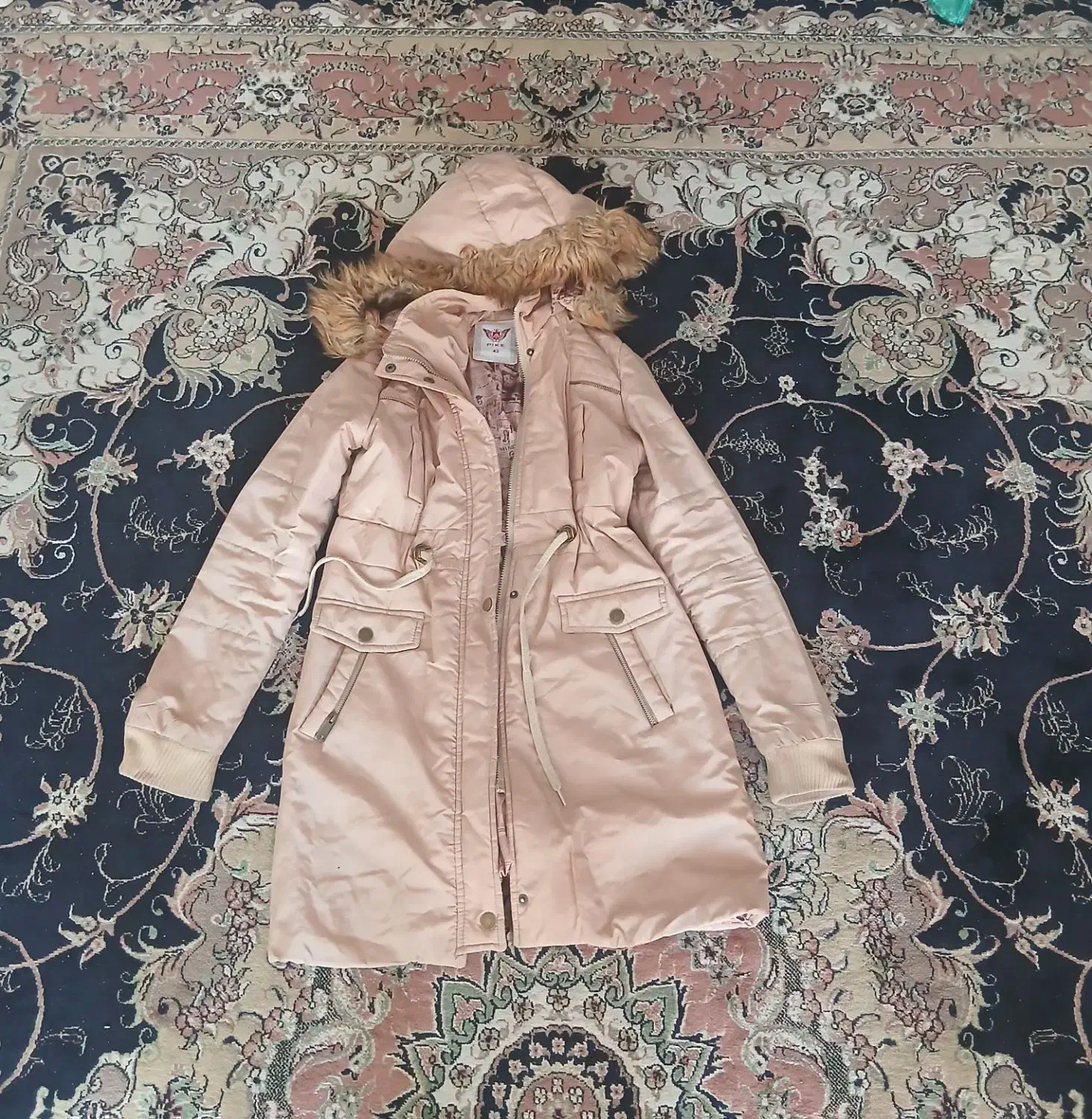 بارونی|لباس|بیرجند, |دیوار