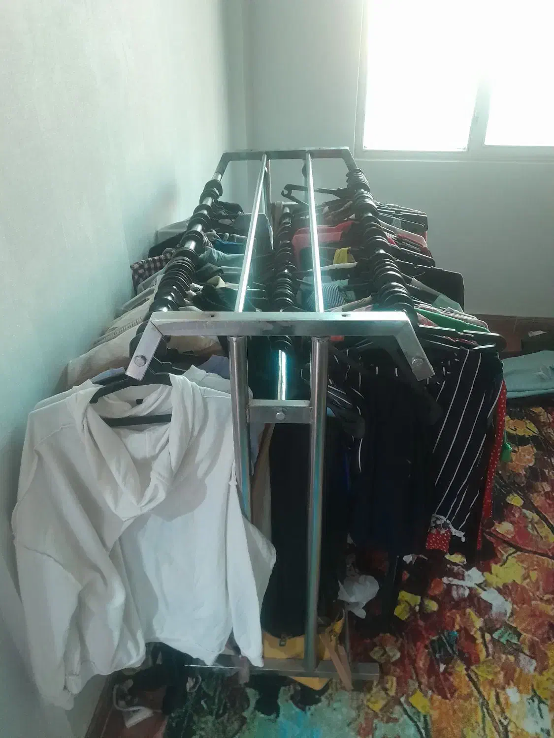 رگال|بندرخت و رخت‌آویز|چهارباغ, |دیوار