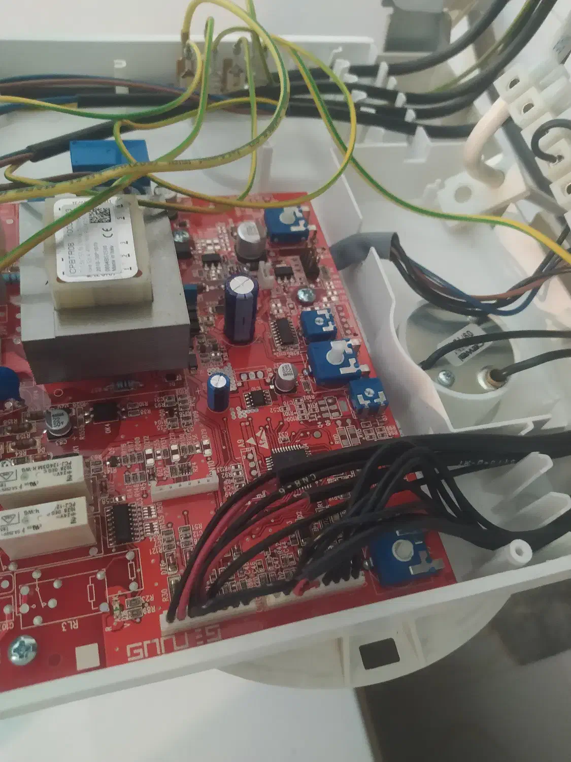 تعمیر و سرویس پکیج و کولر گازی تخصصی|خدمات پیشه و مهارت|شهرضا, |دیوار