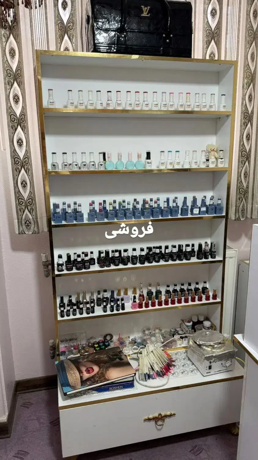 فروش میز اسپا و وسایل ناخن|آرایشگاه و سالنهای زیبایی|شاهینشهر, عطار|دیوار