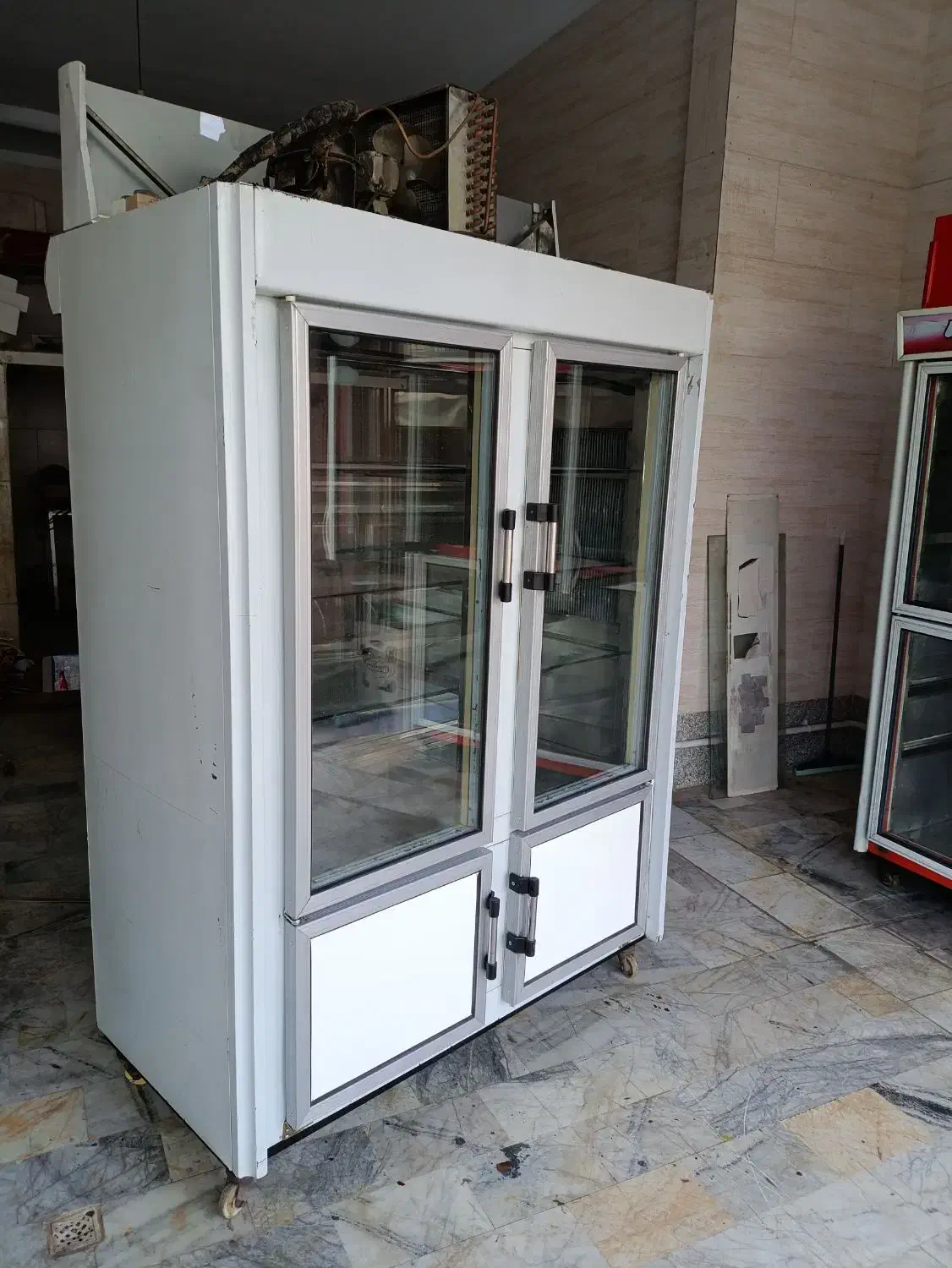 یخچال ویترینی تمام استیل موتور پلم در ماهدشت|فروشگاه و مغازه|کرج, شهرک نهال و بذر|دیوار