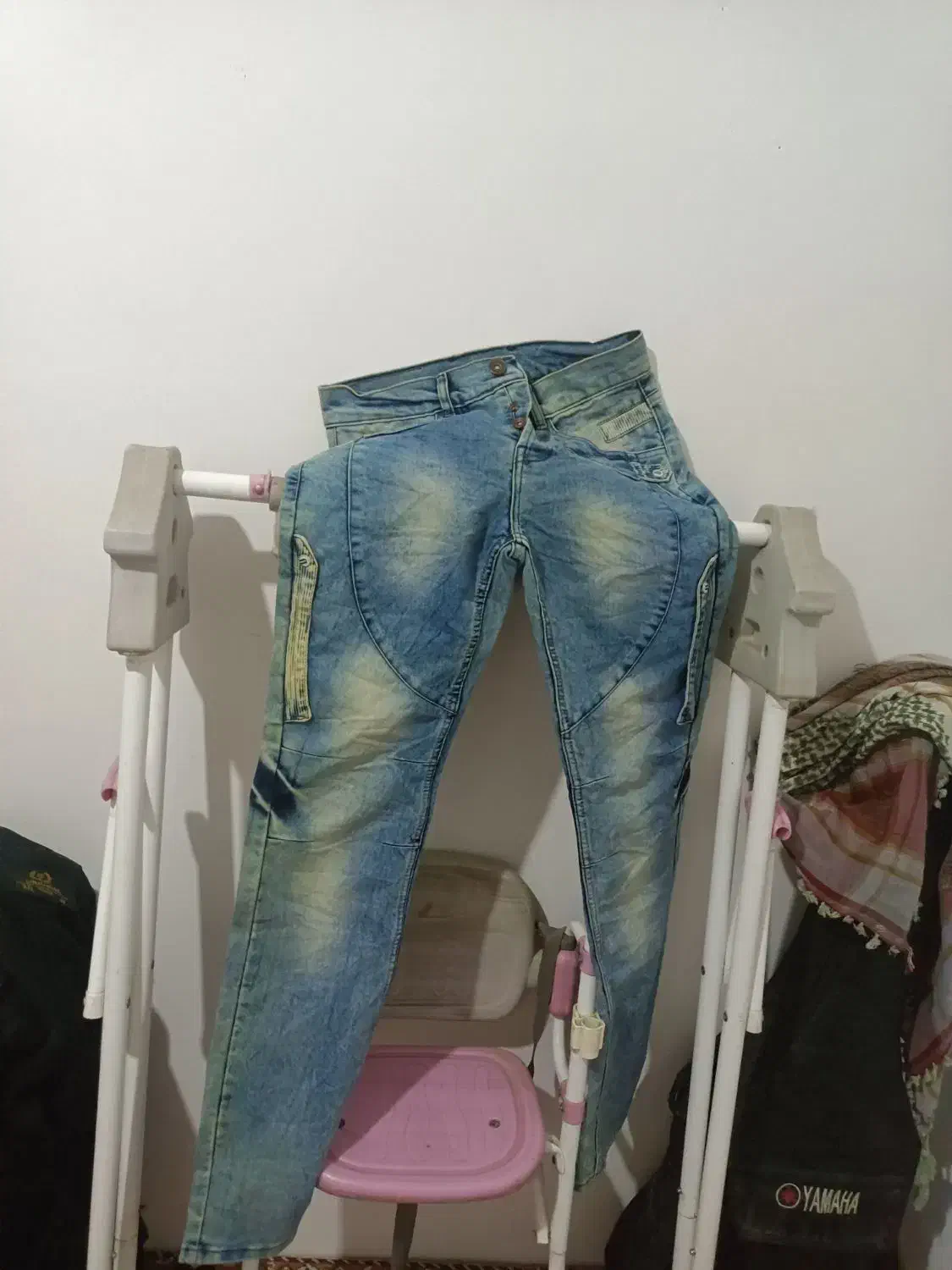 سلام.یک.عددکیف|کیف، کفش، کمربند|گلبهار, شهر جدید گلبهار|دیوار