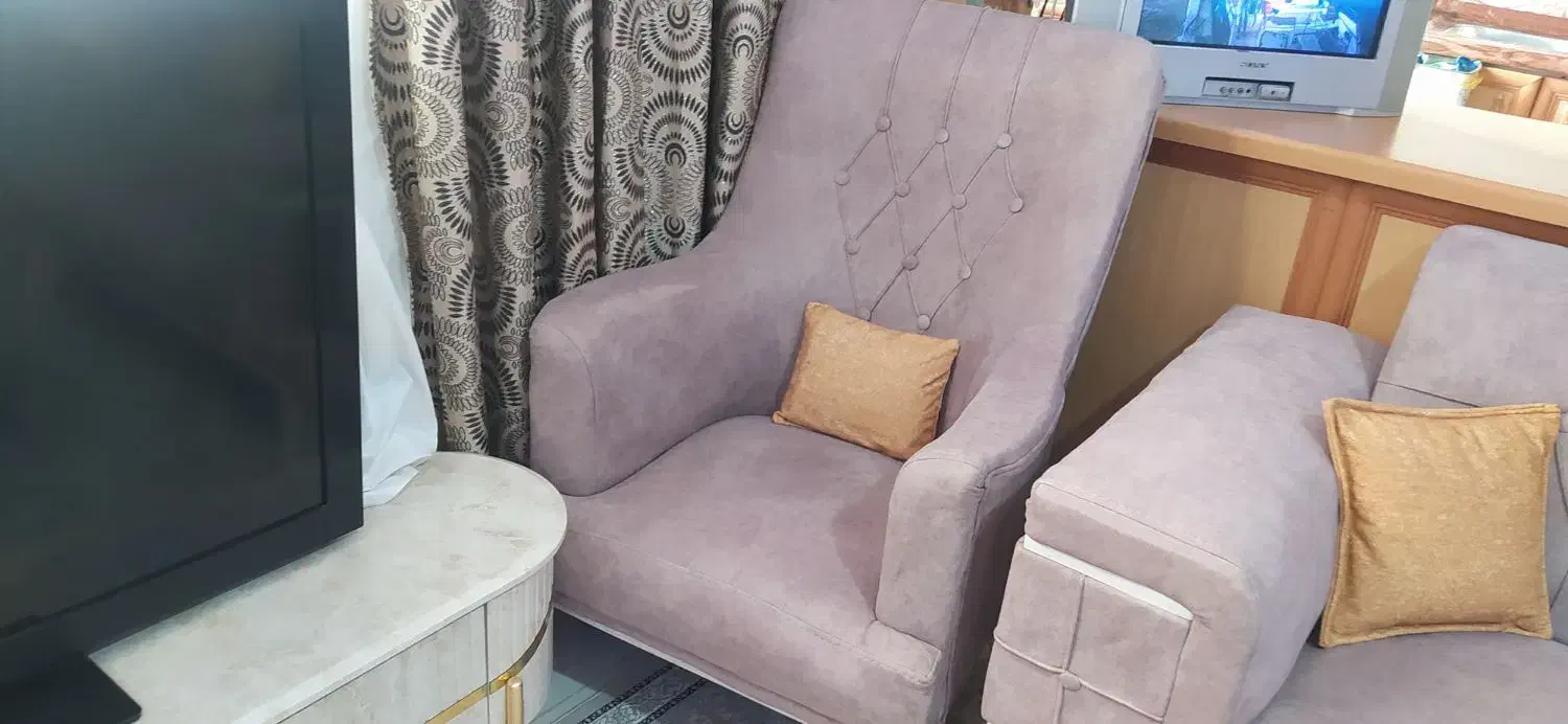 کاملا سالم و نو|مبلمان خانگی و میز عسلی|پاکدشت, حصار امیر|دیوار