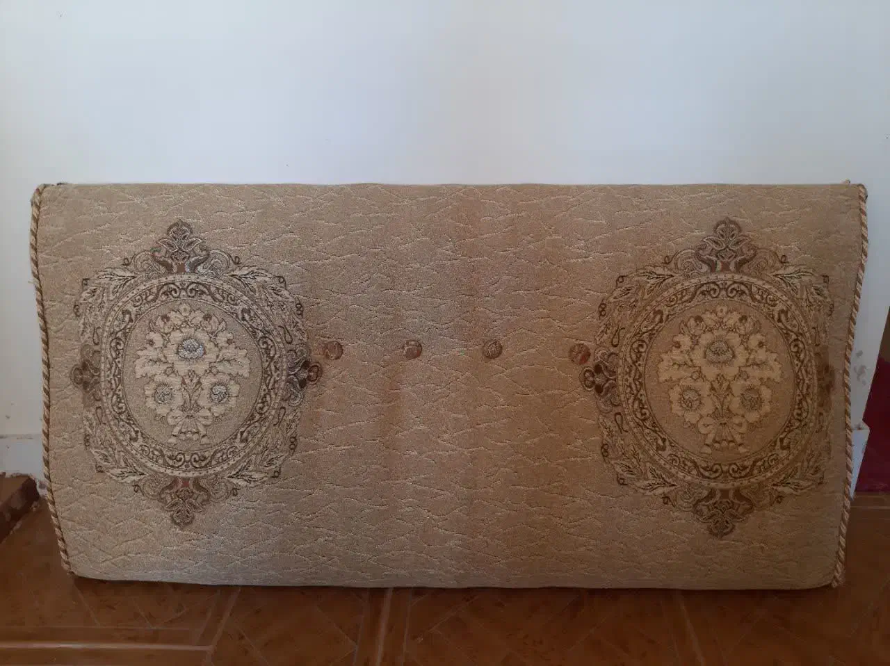 پشتی فنر دار رویه کوبی شده طرح مبل|مبلمان خانگی و میز عسلی|شاهین‌شهر, حافظ شمالی|دیوار