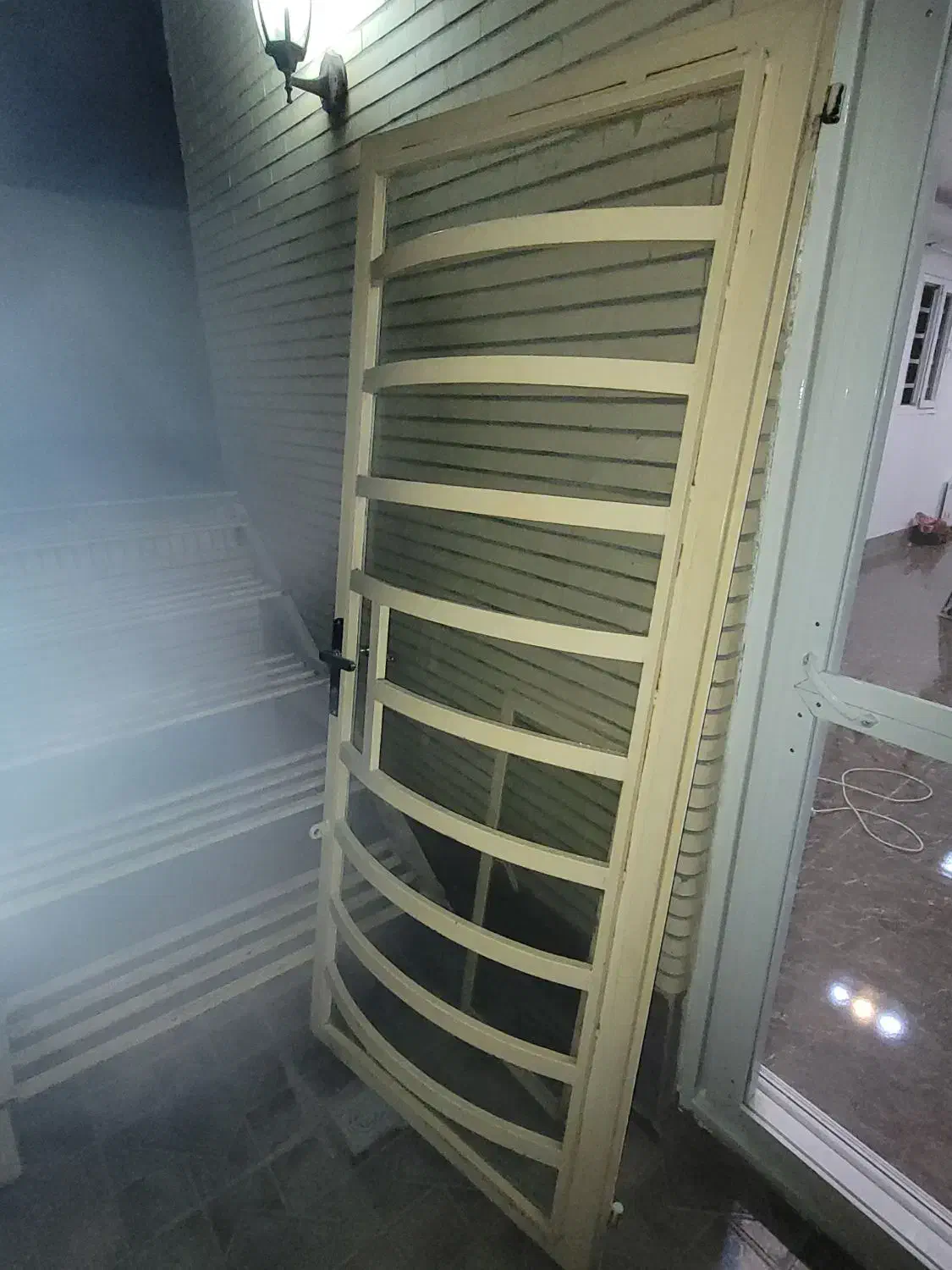 درب و پنجره اهنی با چهارچوب|مصالح و تجهیزات ساختمان|سیرجان, |دیوار