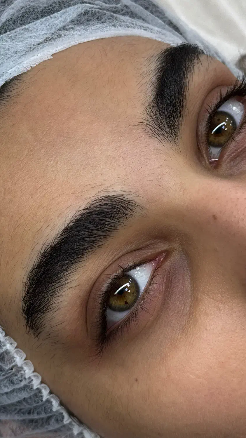 قرینه سازی اصلاح ابرو با متد وکس|خدمات آرایشگری و زیبایی|ساری, |دیوار