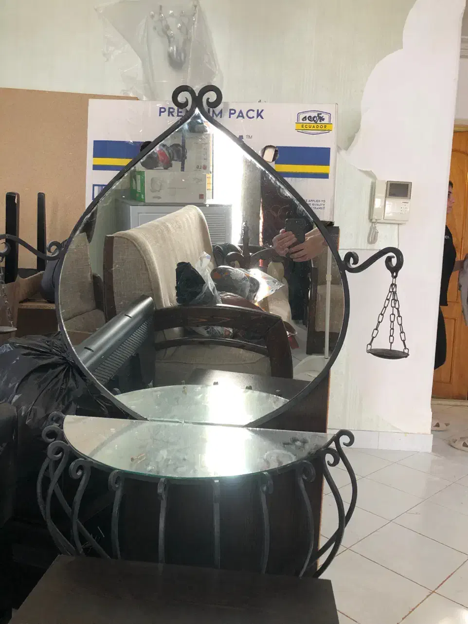 کنسول فرفورژه و آیینه|بوفه، ویترین، کنسول|رشت, معلم|دیوار