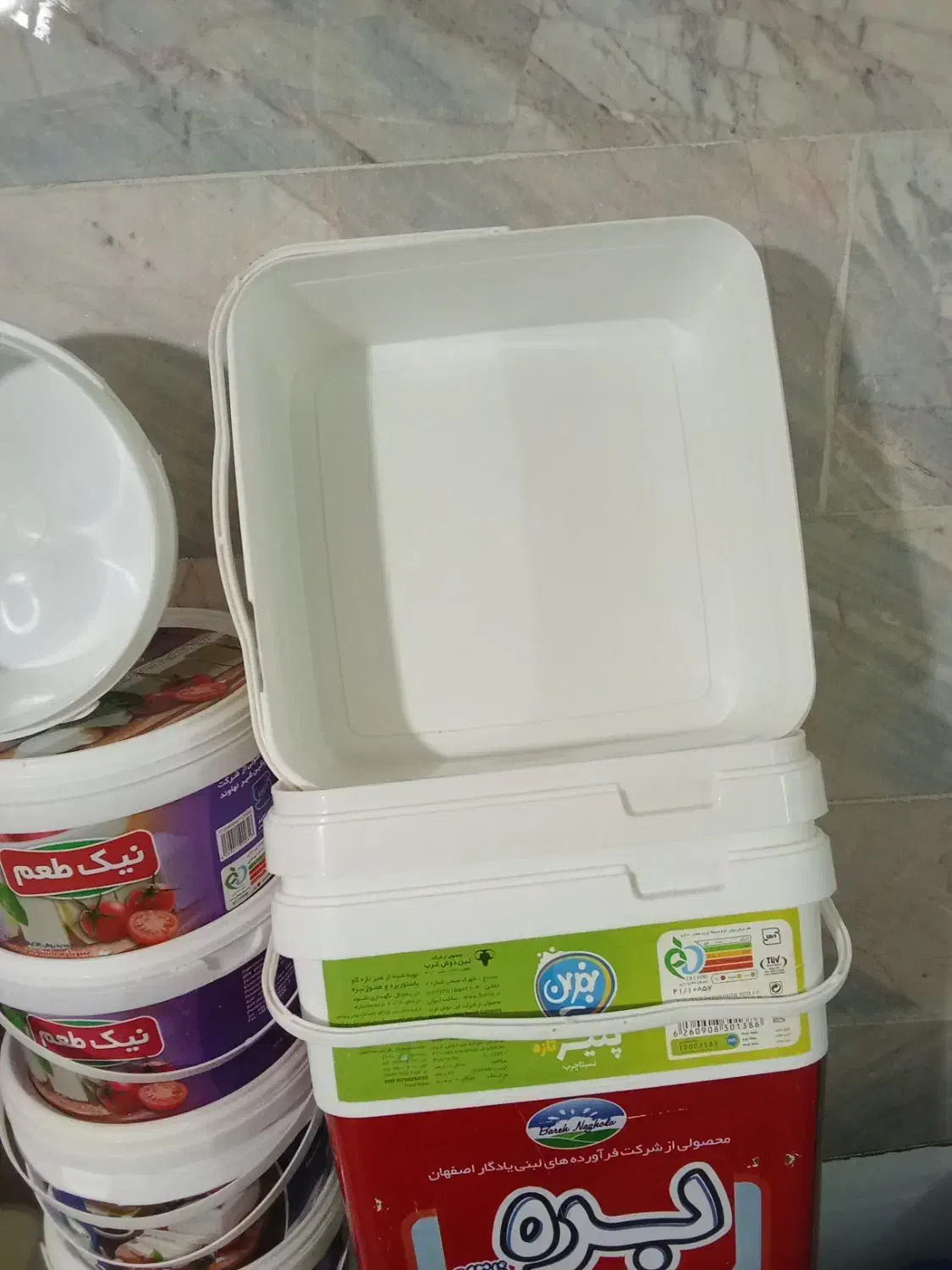 سطل|ظروف نگهدارنده، پلاستیکی، یک‌بارمصرف|سنندج, |دیوار