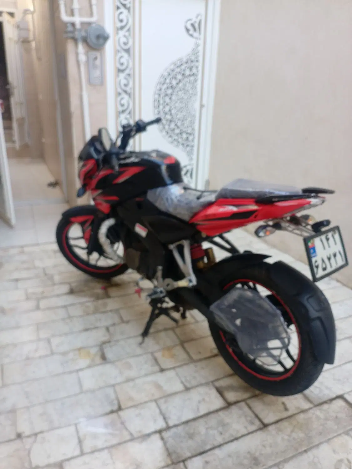 ns150|موتورسیکلت|قم, زاویه|دیوار