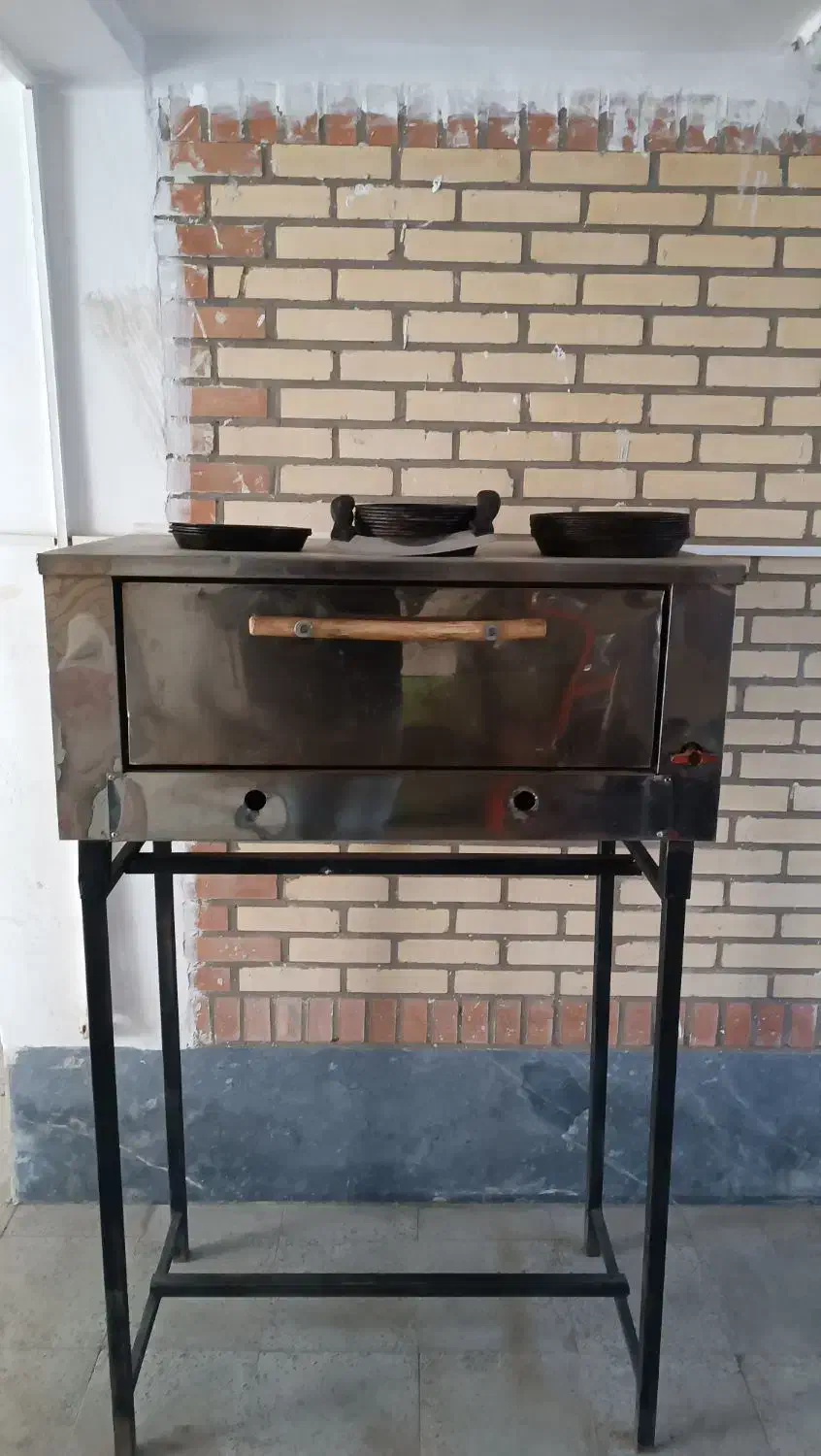 فر پیتزا 8تایی با تابه درحد نو|کافی‌شاپ و رستوران|اردبیل, |دیوار