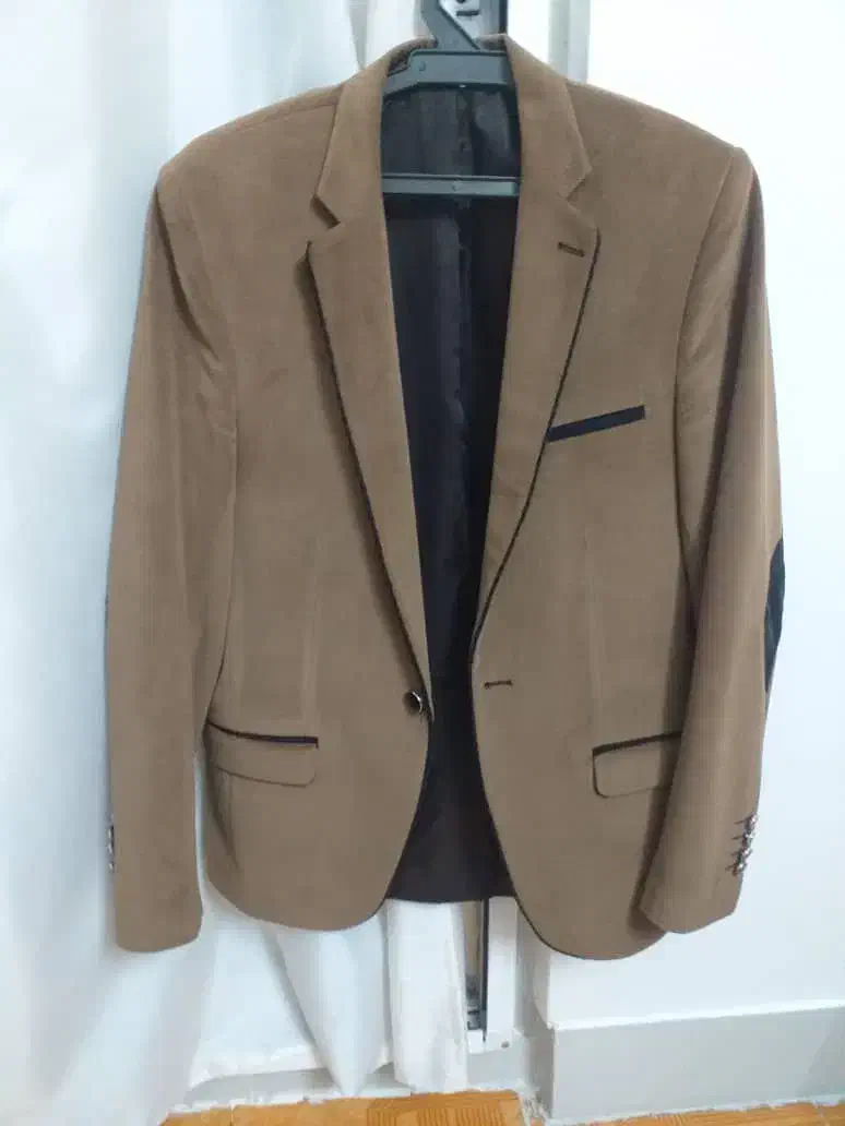 کت تک|لباس|دلیجان, |دیوار