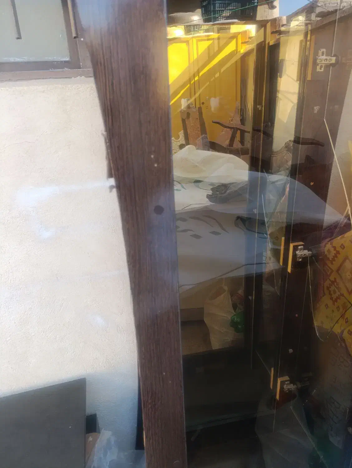 ویترین و میز تلویزون سکوریت کارکرده|بوفه، ویترین، کنسول|شیراز, سعدیه شمالی|دیوار