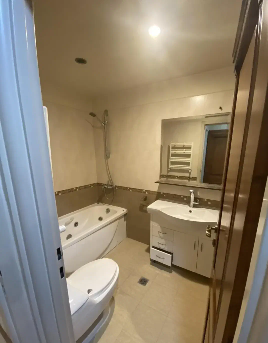 ۱۸۰ متری /دوپارکینگ/هدایت گلسار|فروش آپارتمان|رشت, بلوار گیلان|دیوار