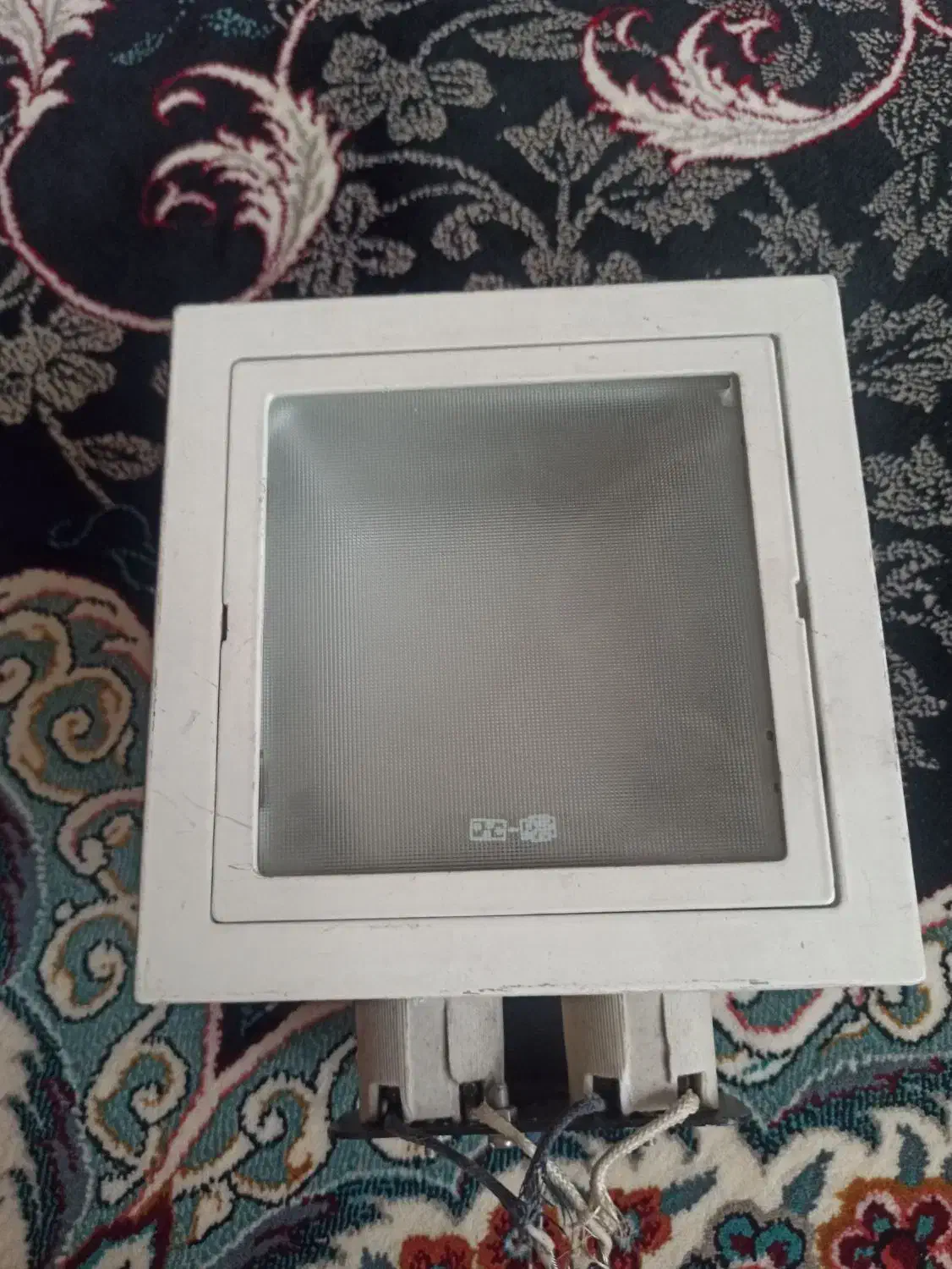 چراغ توکار تمیز و سالم|لوستر و چراغ آویز|مشهد, حسینآباد|دیوار