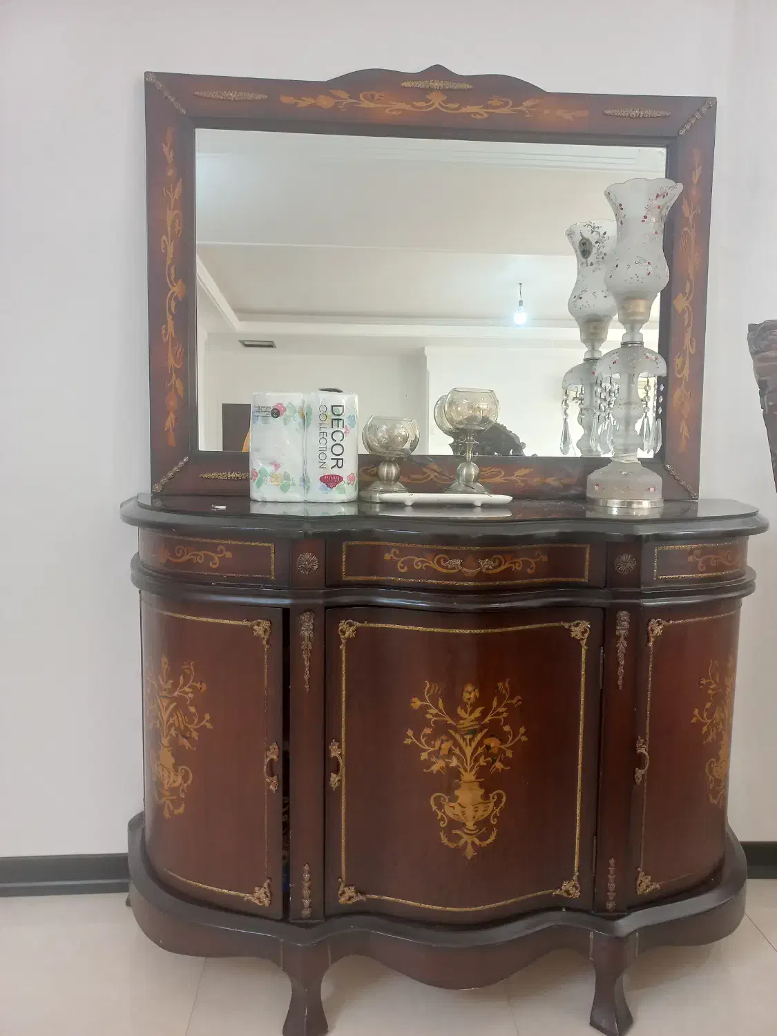 آینه و میز کنسول در حد نو|بوفه، ویترین، کنسول|جویبار, |دیوار