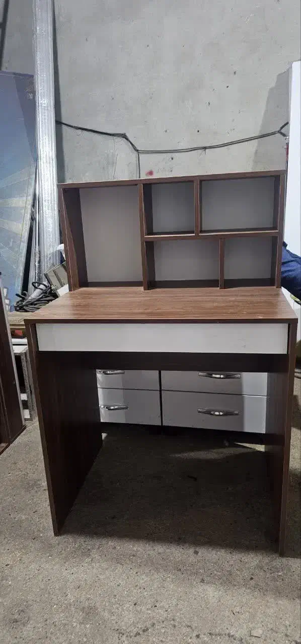 میز تحریر ۸۰ و ۹۰ و ....روژین|میز تحریر و کامپیوتر|ساری, |دیوار