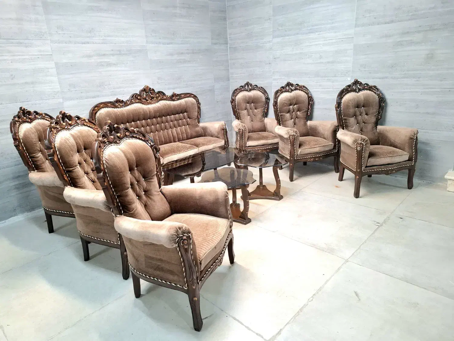 مبل استیل ۹ نفره ویکتوریا سالم و تمیز|مبلمان خانگی و میز عسلی|اصفهان, جلالیه|دیوار