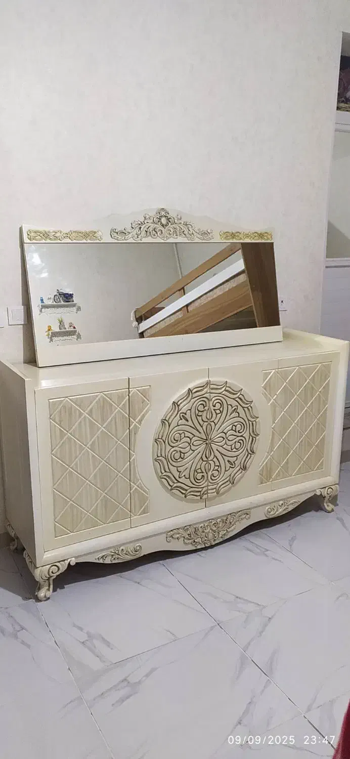 آینه و کنسول بزرگ|بوفه، ویترین، کنسول|دامغان, |دیوار