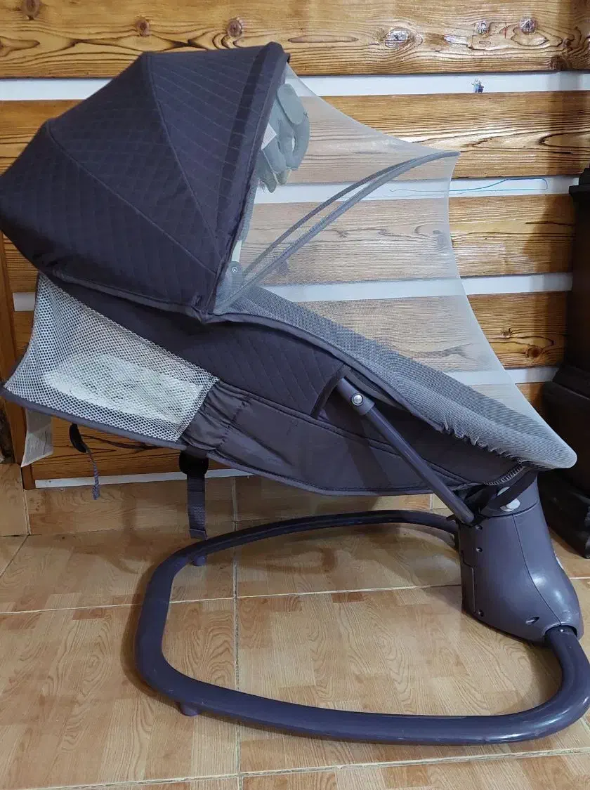 گهواره برقی|تخت و صندلی بچه|رشت, بوسار|دیوار