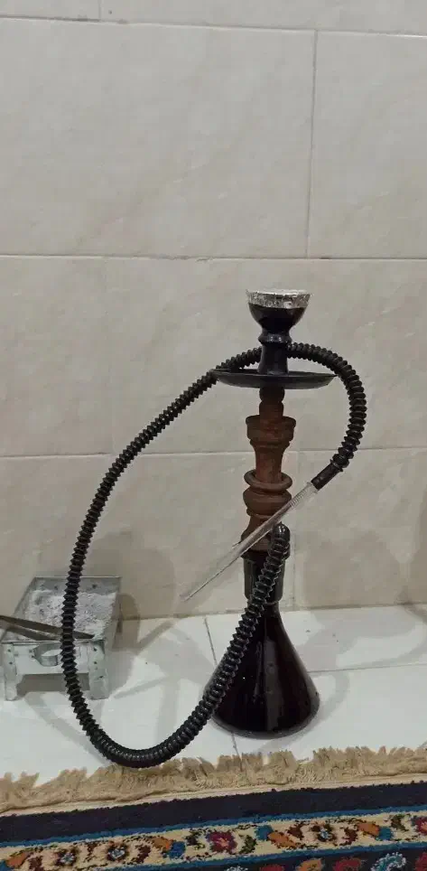 قلیون لاو درجه یک یک سال میکشم|صنایع دستی و سایر لوازم تزئینی|یزد, |دیوار