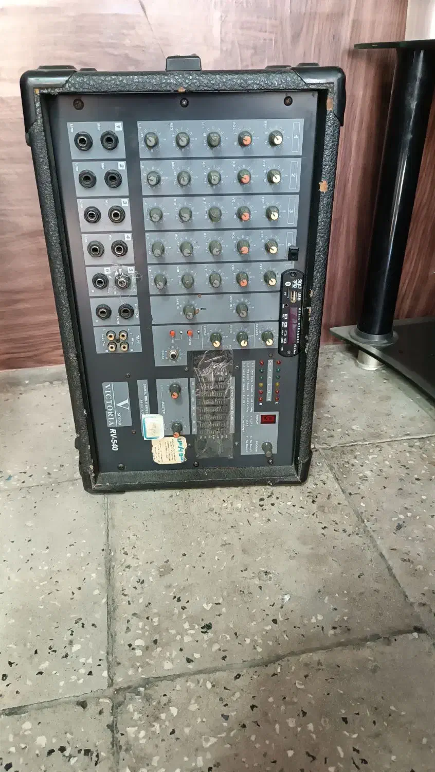 باند بهرینگر. b215xl  با آمپولی victoria rv540|سیستم صوتی خانگی|دوزین, |دیوار