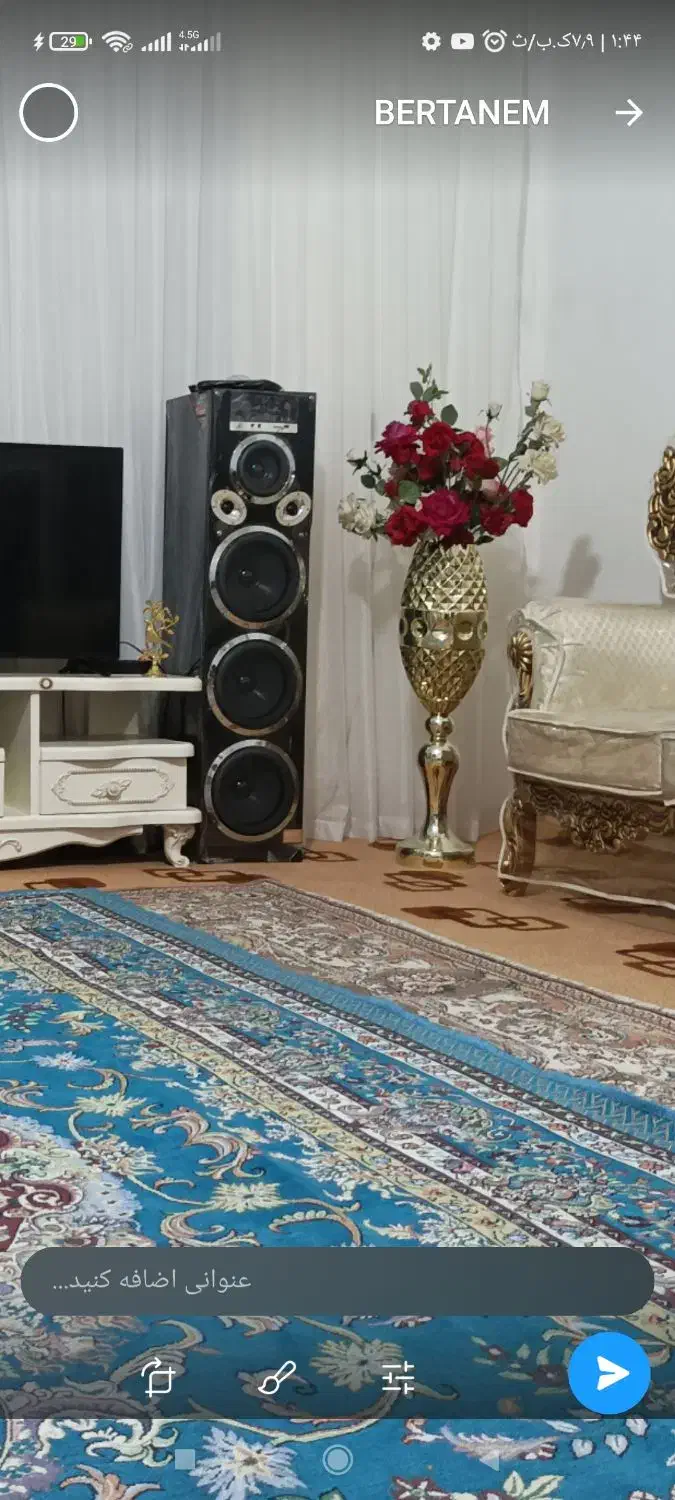 گلدان شیشه ای سالم همراه گل|گل مصنوعی|مراغه, |دیوار