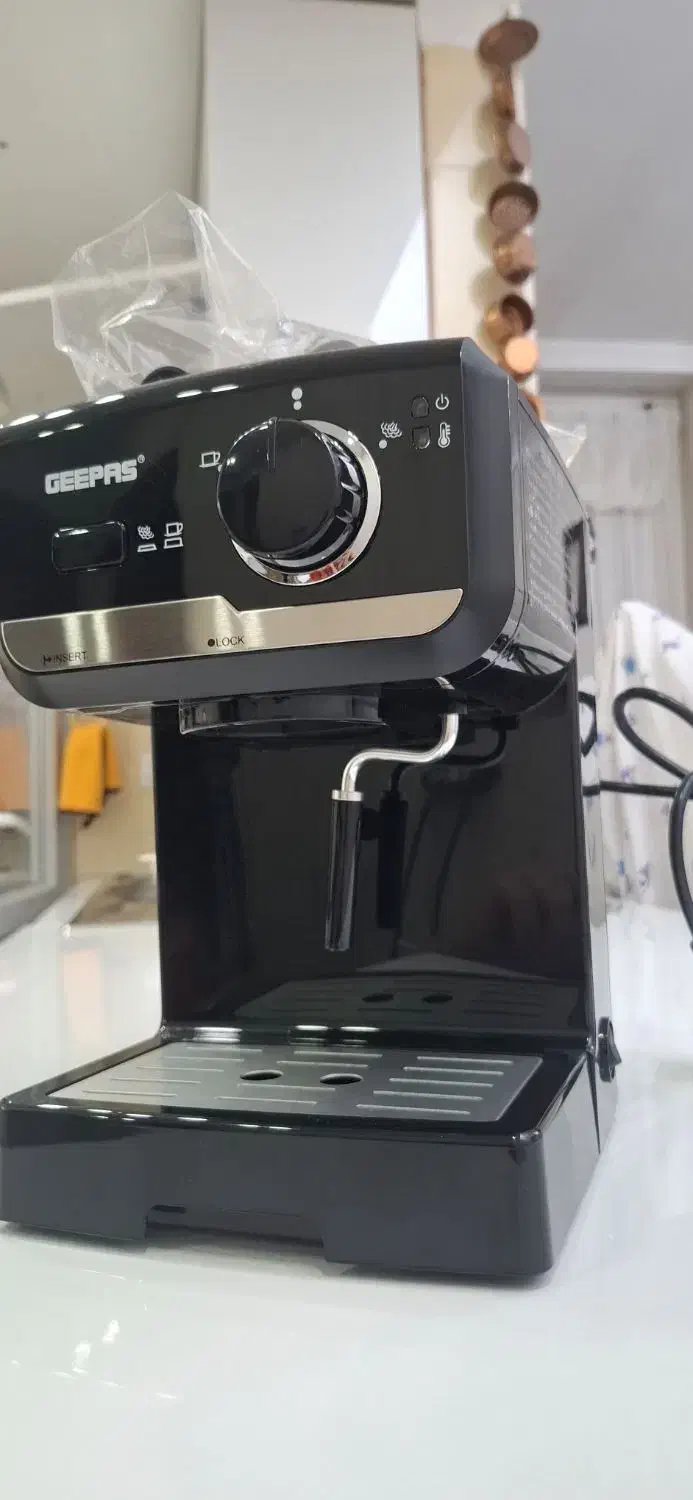 دستگاه اسپرسو ساز GEEPAS|سماور، چایساز، قهوهساز|شهریار, یوسف آباد صیرفی|دیوار