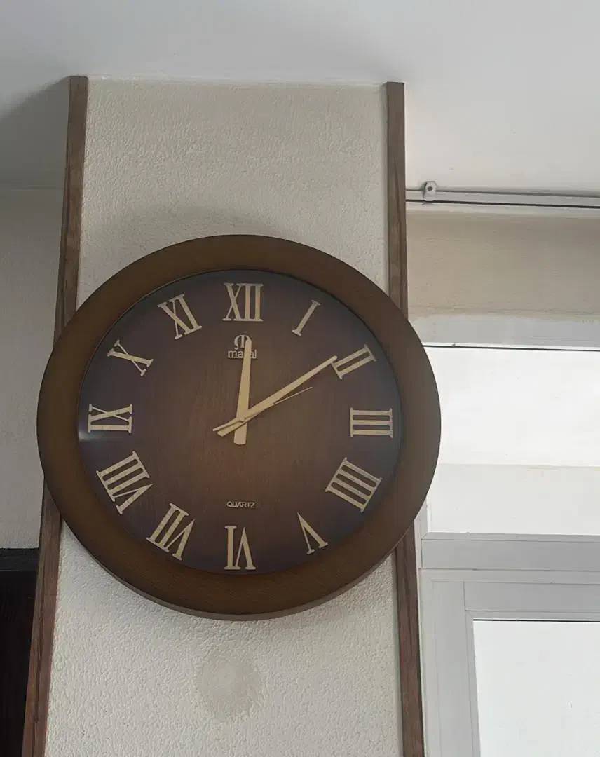 ساعت کاملا سالم بدون عیب|ساعت دیواری و تزئینی|نجفآباد, شهید بهشتی|دیوار