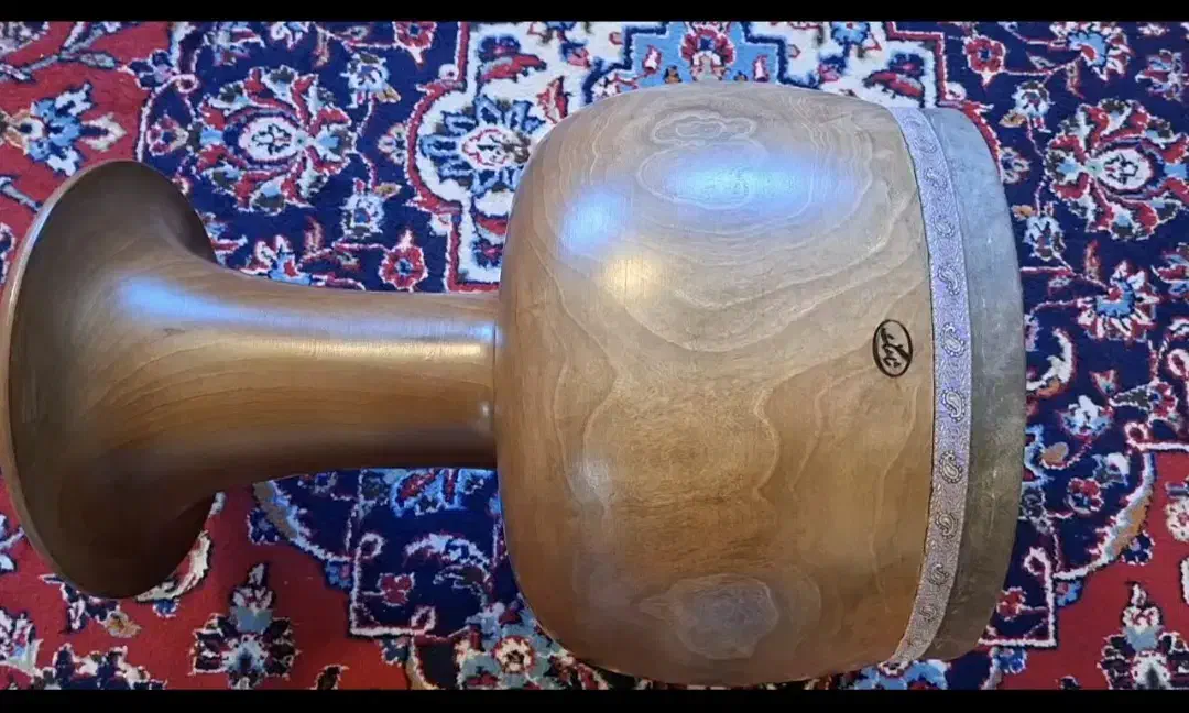 تمبک حرفه ایی گردو سیاه سنندج کلکسیونی شیرانی|سازهای سنتی|اصفهان, دشتستان|دیوار