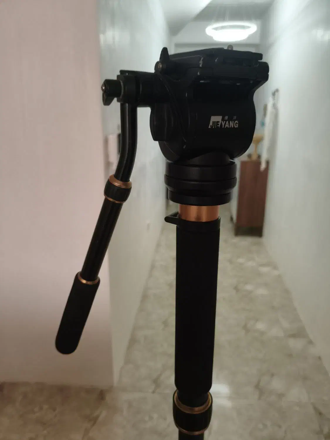 تک پایه هد دار جی یانگ بدنه کربن|دوربین عکاسی و فیلم‌برداری|کرج, کمال‌شهر|دیوار