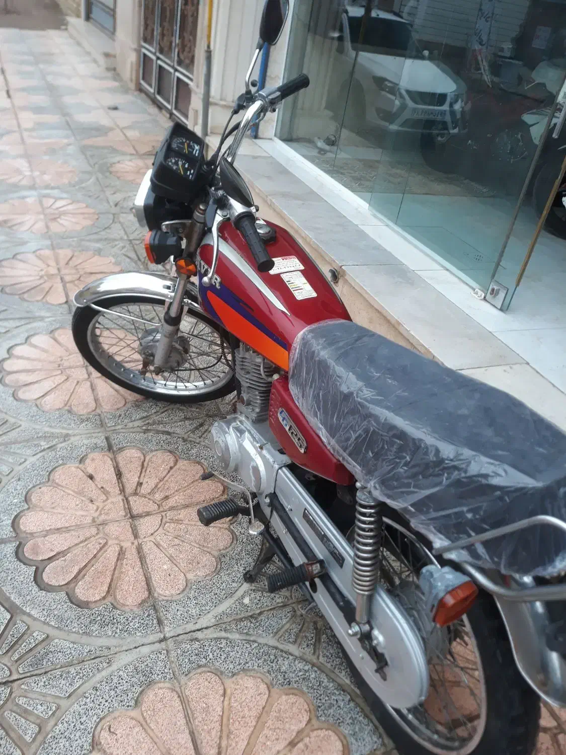 کویر ۸۴ عروسک|موتورسیکلت|تاکستان, |دیوار