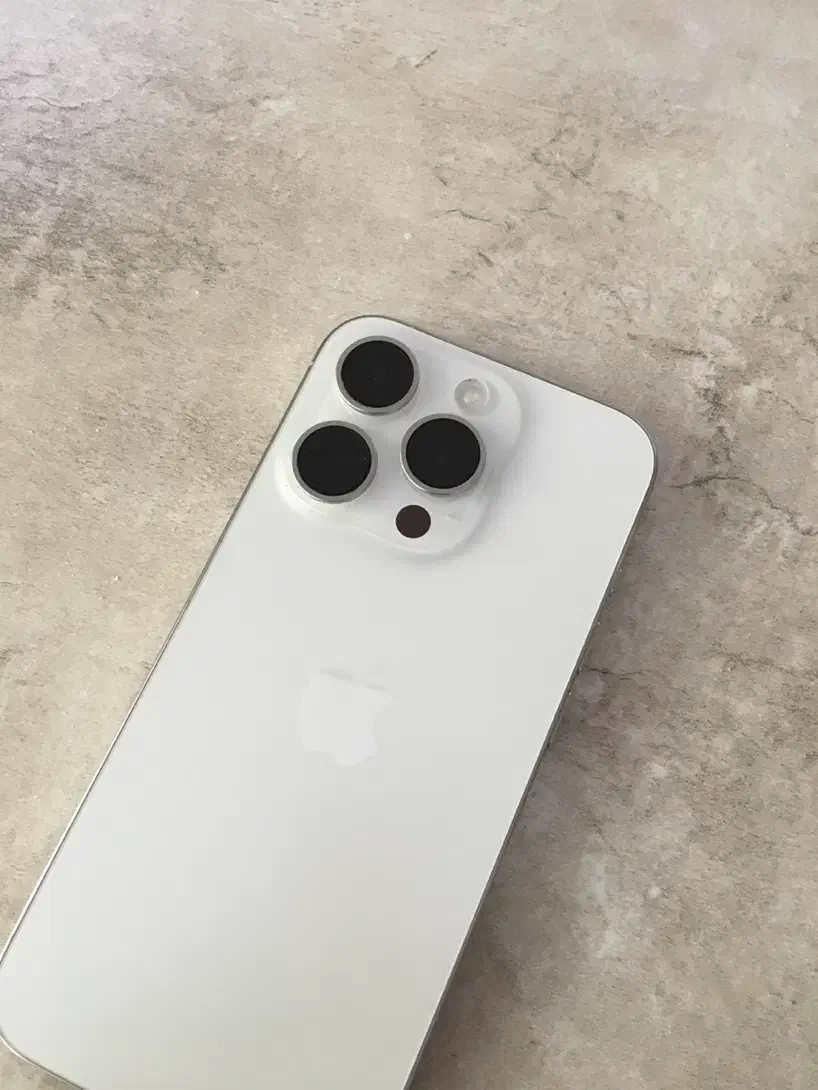 ایفون ۱۵ پرو تمیز|موبایل|بوشهر, |دیوار