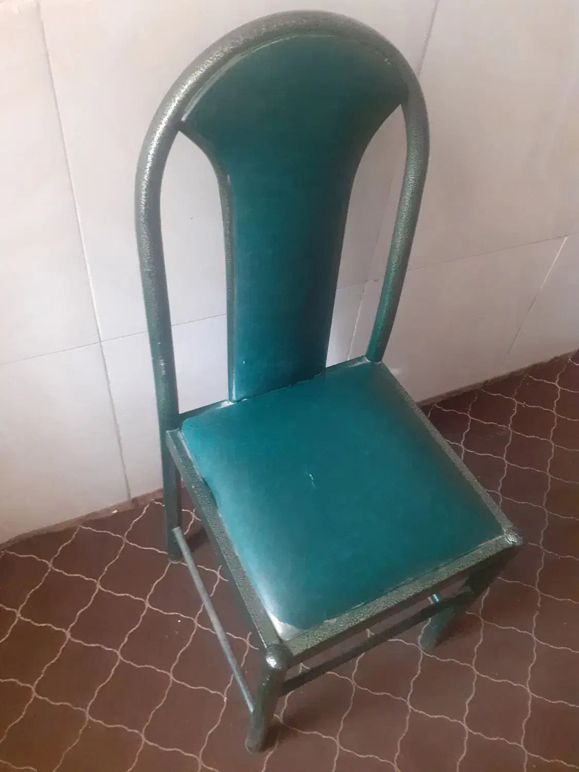 صندلی چرم با پایه های فلزی|صندلی و نیمکت|چهاردانگه (تهران), |دیوار