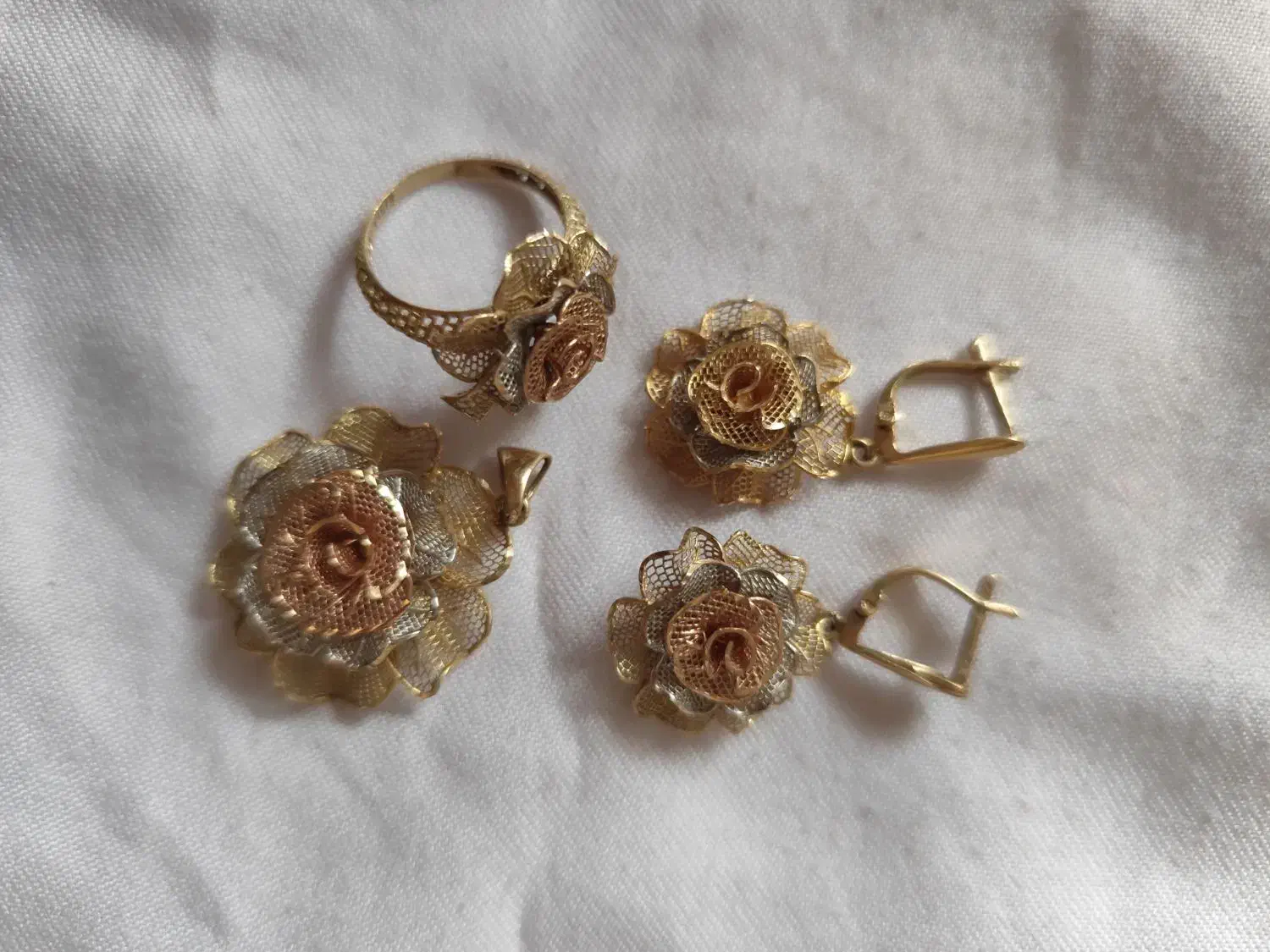 نیم ست طلا طرح رزگل|جواهرات|تبریز, |دیوار