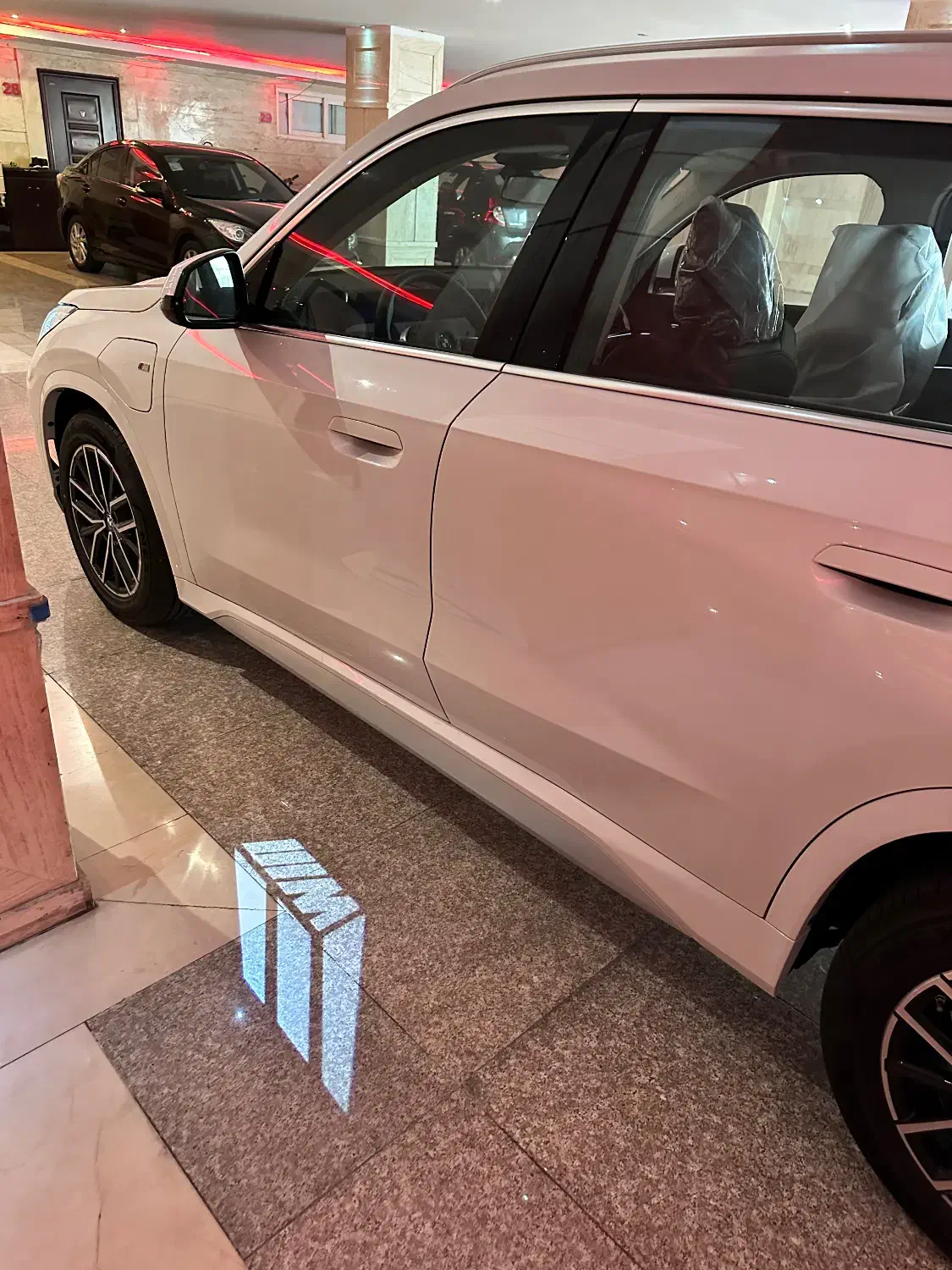 Bmw ix1 M package|خودرو سواری و وانت|تهران, سعادتآباد|دیوار