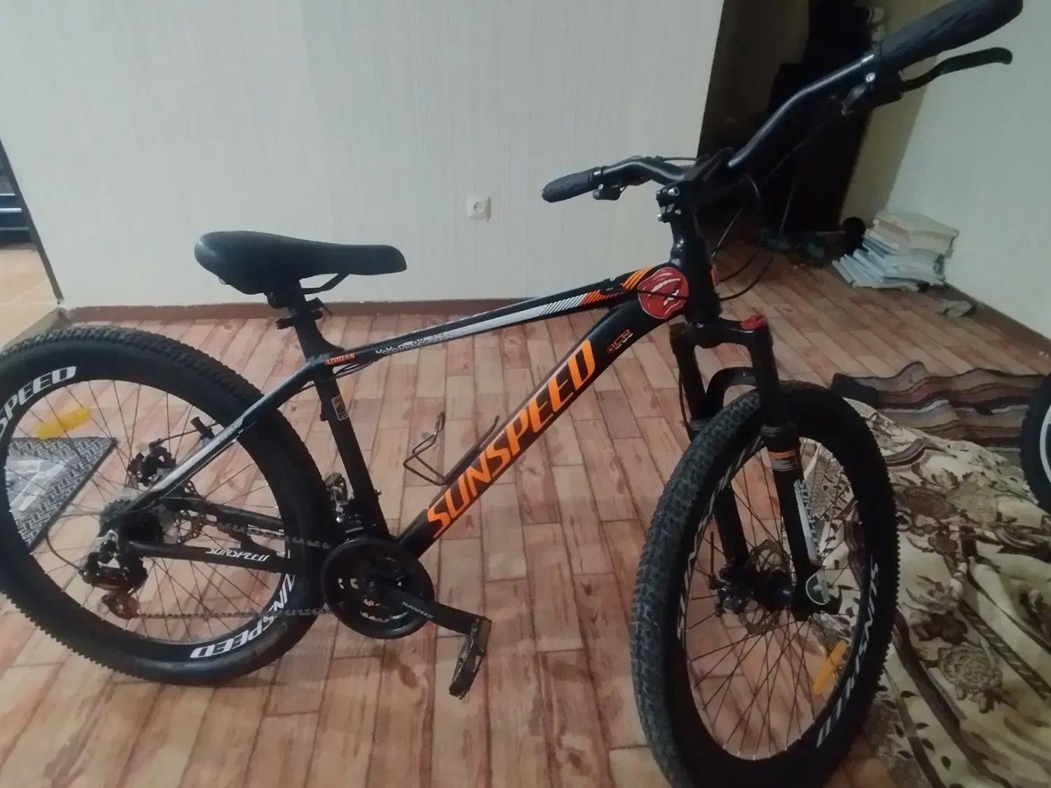 دوچرخه 26|دوچرخه، اسکیت، اسکوتر|صدرا-فارس, فاز ۲|دیوار