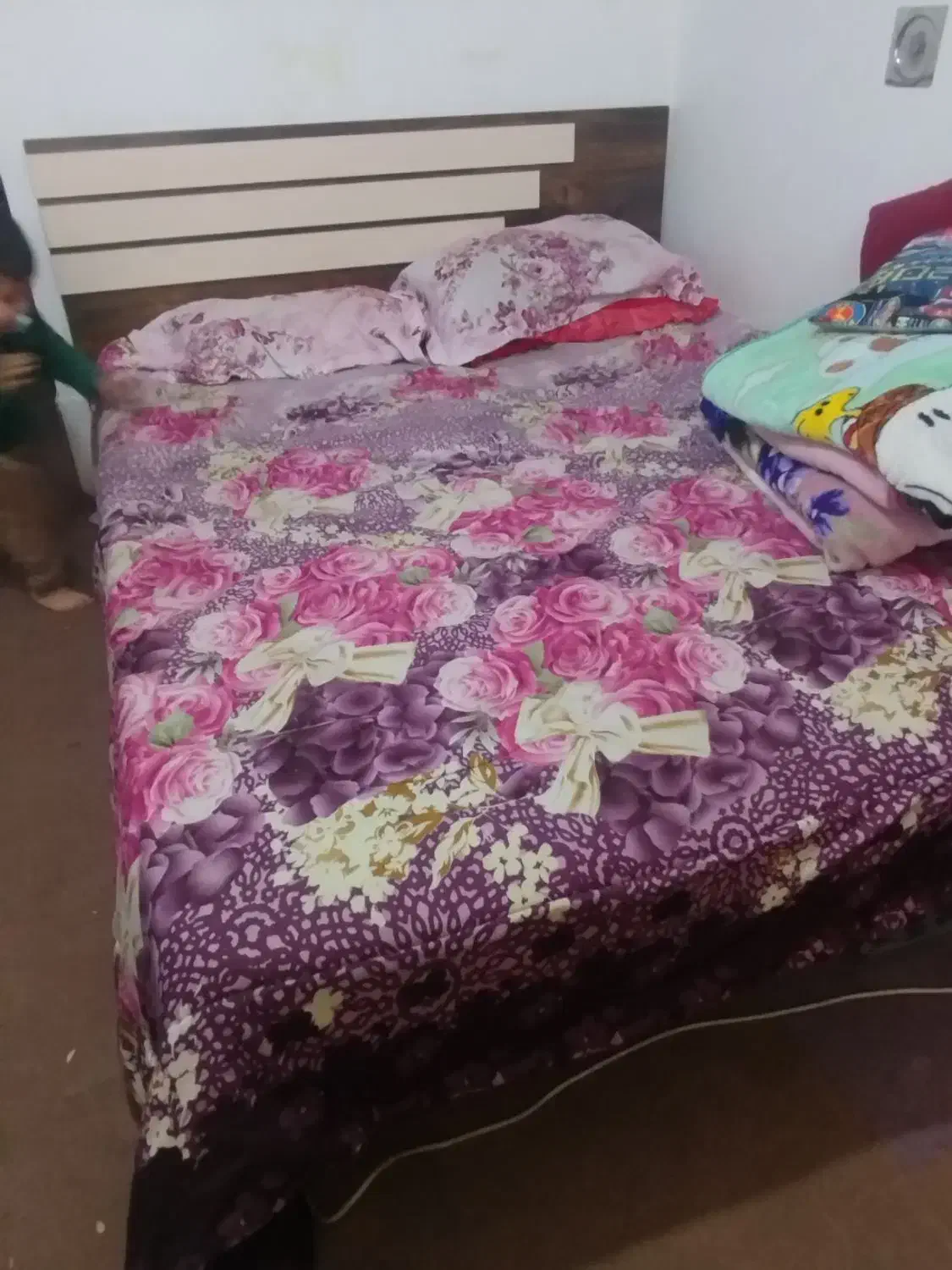 سلام یک عدد کمد وتخت خواب میزارشی|تخت و سرویس خواب|شیراز, سلطان آباد|دیوار