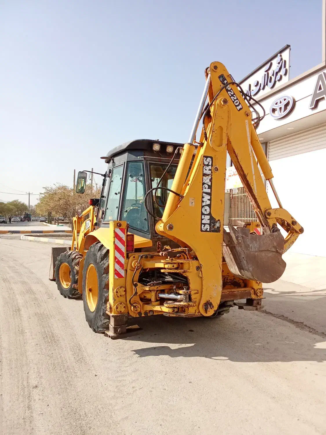 بیل بکهو 220iمدل 1394در حدصفر|خودرو سنگین|ابریشم, |دیوار