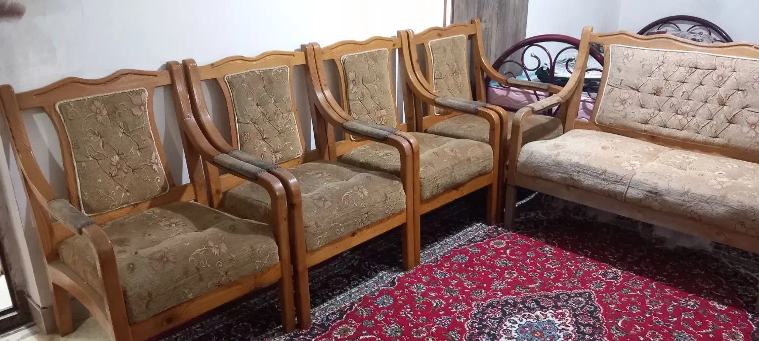 مبل ۷نفره چوب نراد|مبلمان خانگی و میز عسلی|رشت, کوی غلام نیا|دیوار