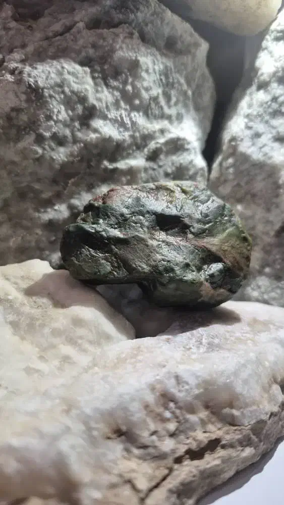 سنگ یشم سبز قیمتی|کلکسیون اشیاء عتیقه|شیراز, شهرک قمشه|دیوار