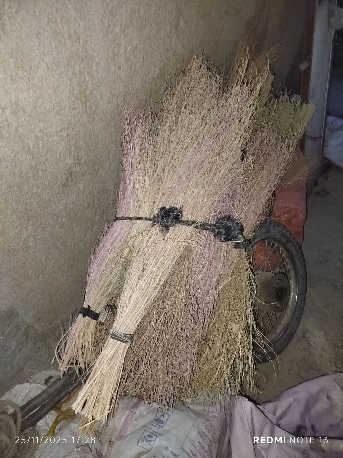 جارو محلی درجه 1سنقر|لوازم نظافت|سنقر, |دیوار