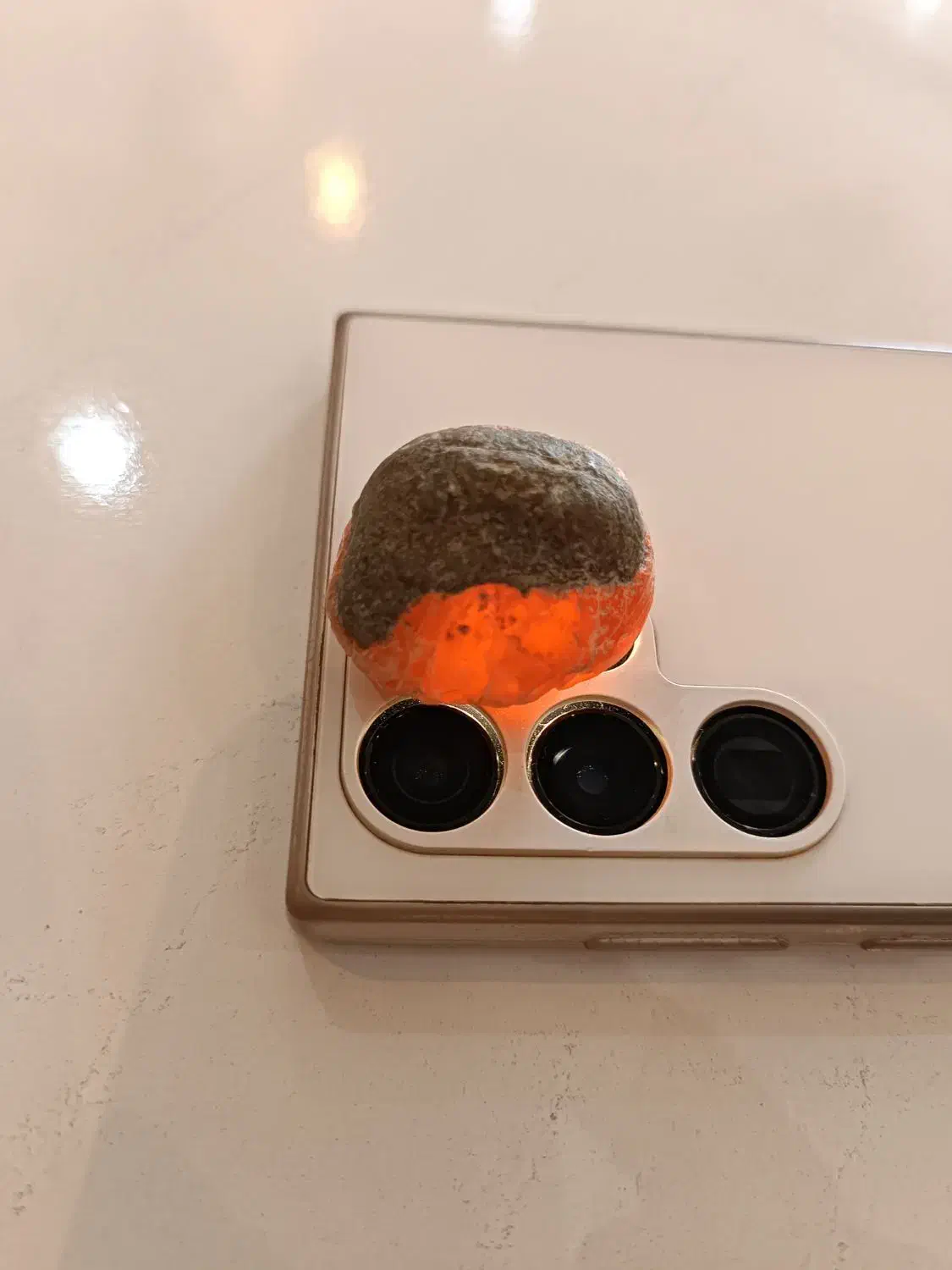 سنگ قرمز|کلکسیون اشیاء عتیقه|پارسآباد, |دیوار